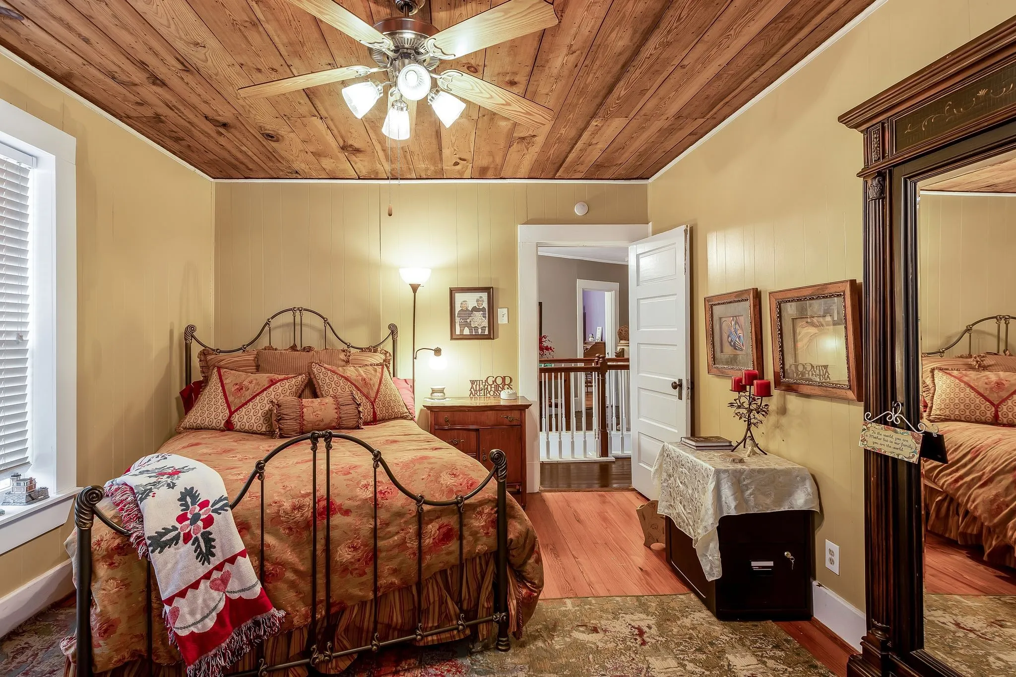 Single Family Residence For Sale in Rockwall County , 917 Wood Street, Royse City, Texas 75189, 4 Bedroom, 2 Bathroom, Garage spaces, 2,916 Sqft, built in 1905, mls#21198291, Real Estate Agent in Royse City, Homes For Sale in Rockwall county, Homes For Sale in Royse City, Realtor in Royse City Texas, Real Estate Brokerage Independent Realty Texas, Luminita Cordes Realtor