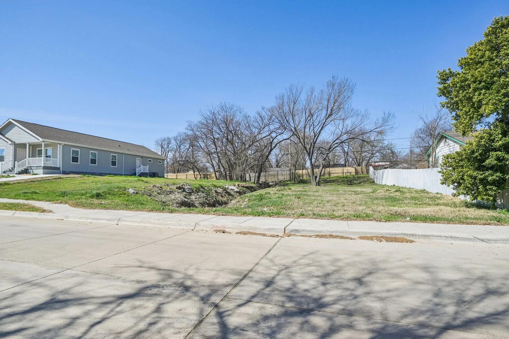 Unimproved Land For Sale in Tarrant County , 2016 Belzise Terrace, Fort Worth, Texas 76104, 0, 0, Garage spaces, 0 Sqft, built in 0, mls#21187896, Real Estate Agent in Fort Worth, Homes For Sale in Tarrant county, Homes For Sale in Fort Worth, Realtor in Fort Worth Texas, Real Estate Brokerage Independent Realty Texas, Luminita Cordes Realtor