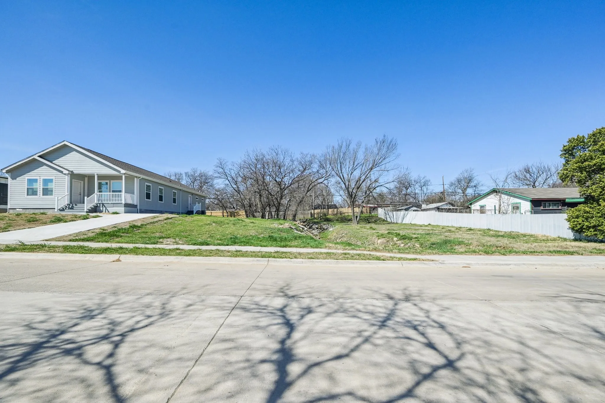 Unimproved Land For Sale in Tarrant County , 2016 Belzise Terrace, Fort Worth, Texas 76104, 0, 0, Garage spaces, 0 Sqft, built in 0, mls#21187896, Real Estate Agent in Fort Worth, Homes For Sale in Tarrant county, Homes For Sale in Fort Worth, Realtor in Fort Worth Texas, Real Estate Brokerage Independent Realty Texas, Luminita Cordes Realtor