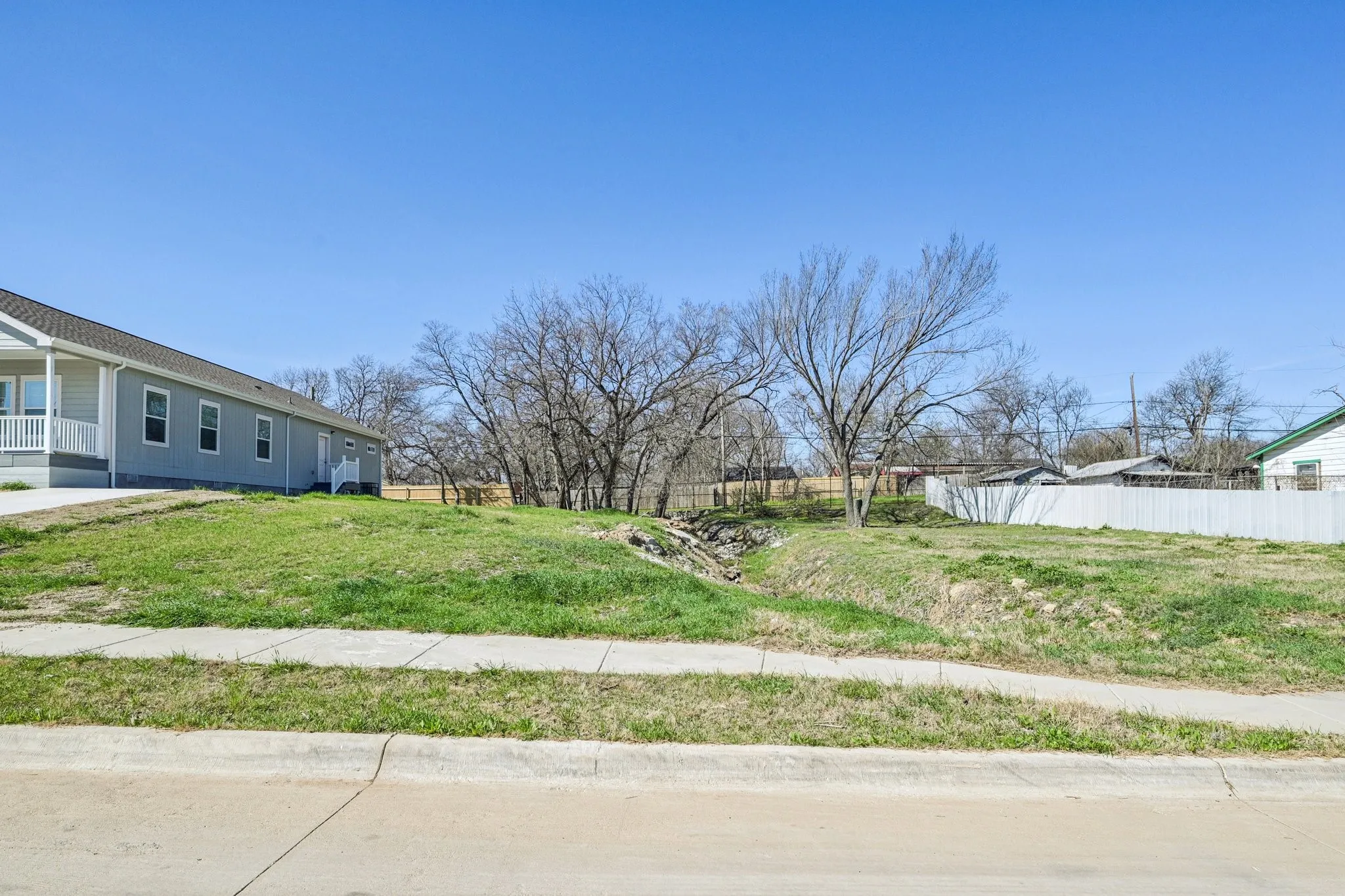 Unimproved Land For Sale in Tarrant County , 2016 Belzise Terrace, Fort Worth, Texas 76104, 0, 0, Garage spaces, 0 Sqft, built in 0, mls#21187896, Real Estate Agent in Fort Worth, Homes For Sale in Tarrant county, Homes For Sale in Fort Worth, Realtor in Fort Worth Texas, Real Estate Brokerage Independent Realty Texas, Luminita Cordes Realtor