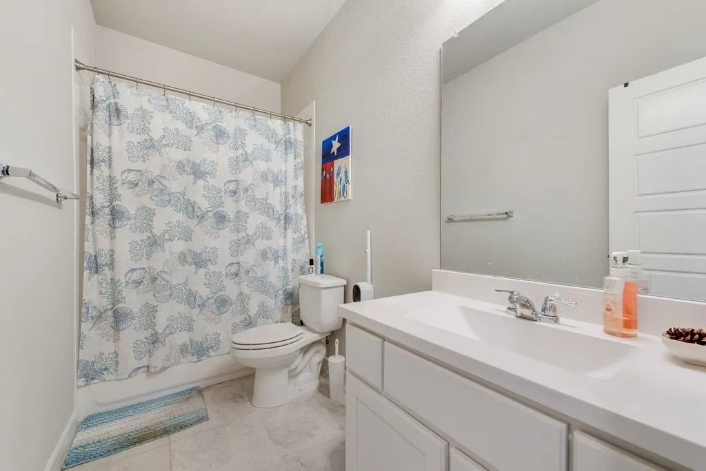 Single Family Residence For Sale in Denton County , 1308 E Swan Trail, Argyle, Texas 76226, 3 Bedroom, 2 Bathroom, 2 Garage spaces, 1,744 Sqft, built in 2019, mls#21195005, Real Estate Agent in Argyle, Homes For Sale in Denton county, Homes For Sale in Argyle, Realtor in Argyle Texas, Real Estate Brokerage Independent Realty Texas, Luminita Cordes Realtor