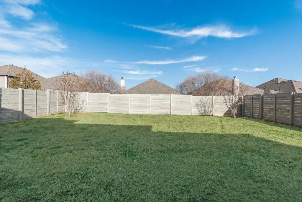 Single Family Residence For Sale in Denton County , 1308 E Swan Trail, Argyle, Texas 76226, 3 Bedroom, 2 Bathroom, 2 Garage spaces, 1,744 Sqft, built in 2019, mls#21195005, Real Estate Agent in Argyle, Homes For Sale in Denton county, Homes For Sale in Argyle, Realtor in Argyle Texas, Real Estate Brokerage Independent Realty Texas, Luminita Cordes Realtor