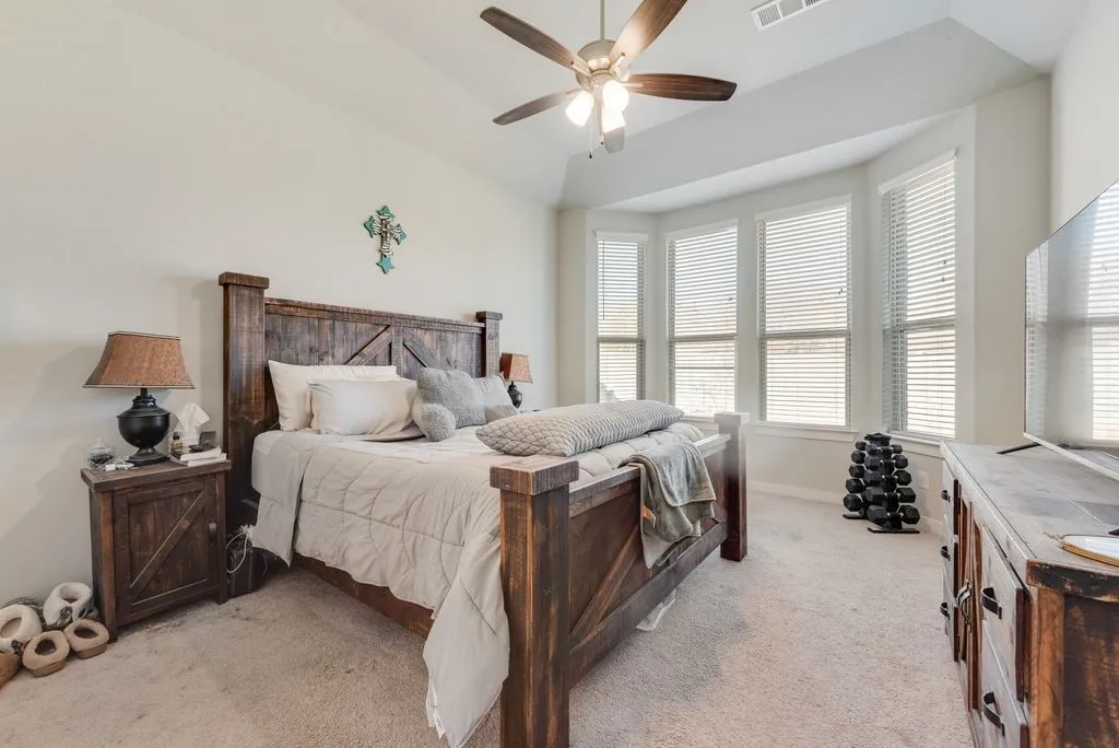 Single Family Residence For Sale in Denton County , 1308 E Swan Trail, Argyle, Texas 76226, 3 Bedroom, 2 Bathroom, 2 Garage spaces, 1,744 Sqft, built in 2019, mls#21195005, Real Estate Agent in Argyle, Homes For Sale in Denton county, Homes For Sale in Argyle, Realtor in Argyle Texas, Real Estate Brokerage Independent Realty Texas, Luminita Cordes Realtor