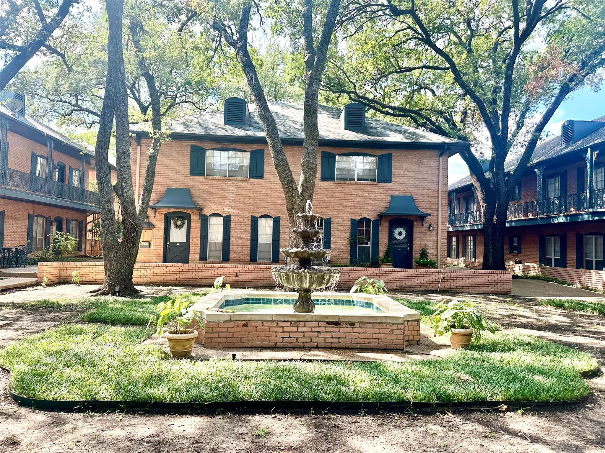  Fountain area with trees