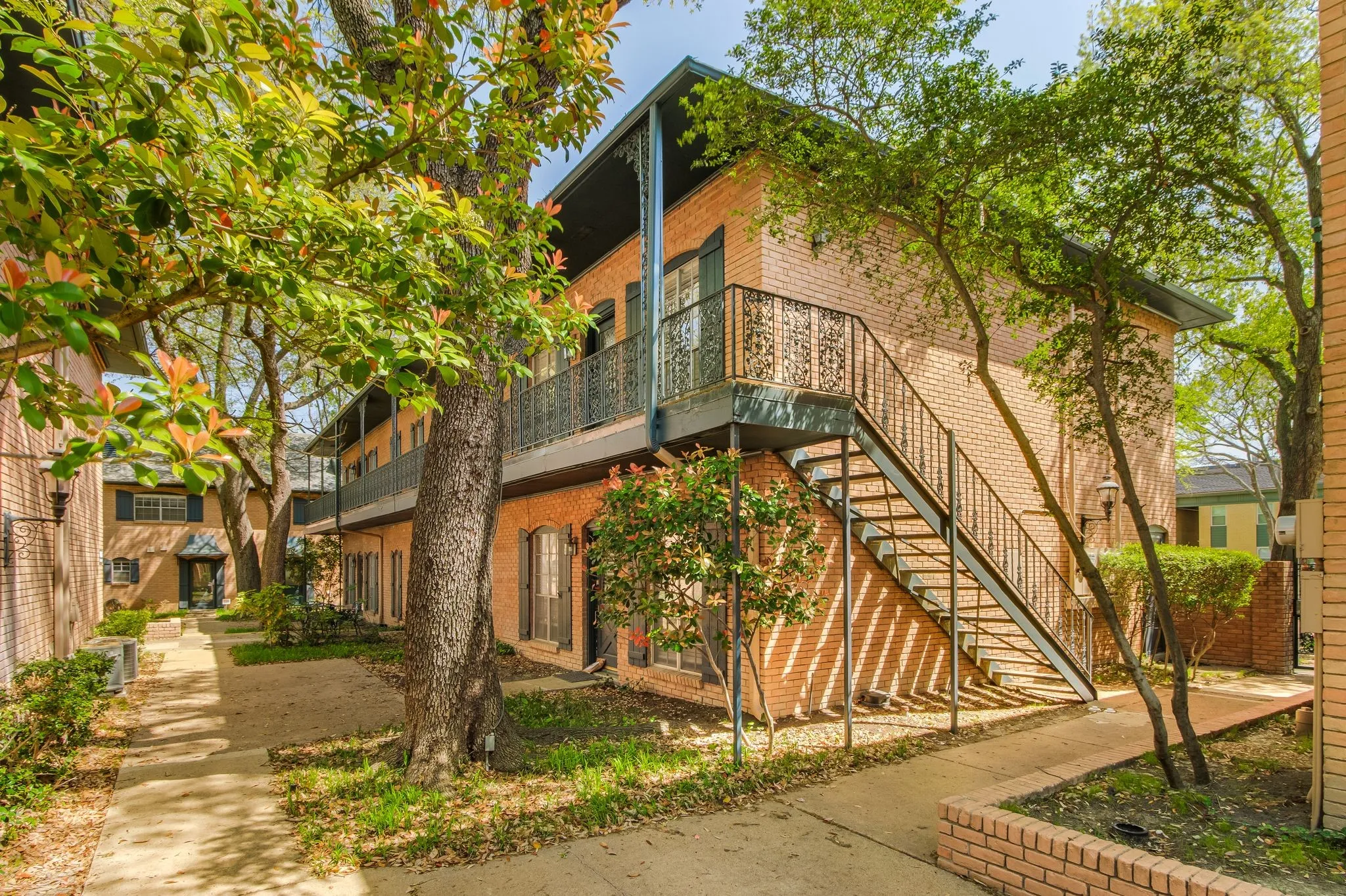 2nd Floor surrounded by trees