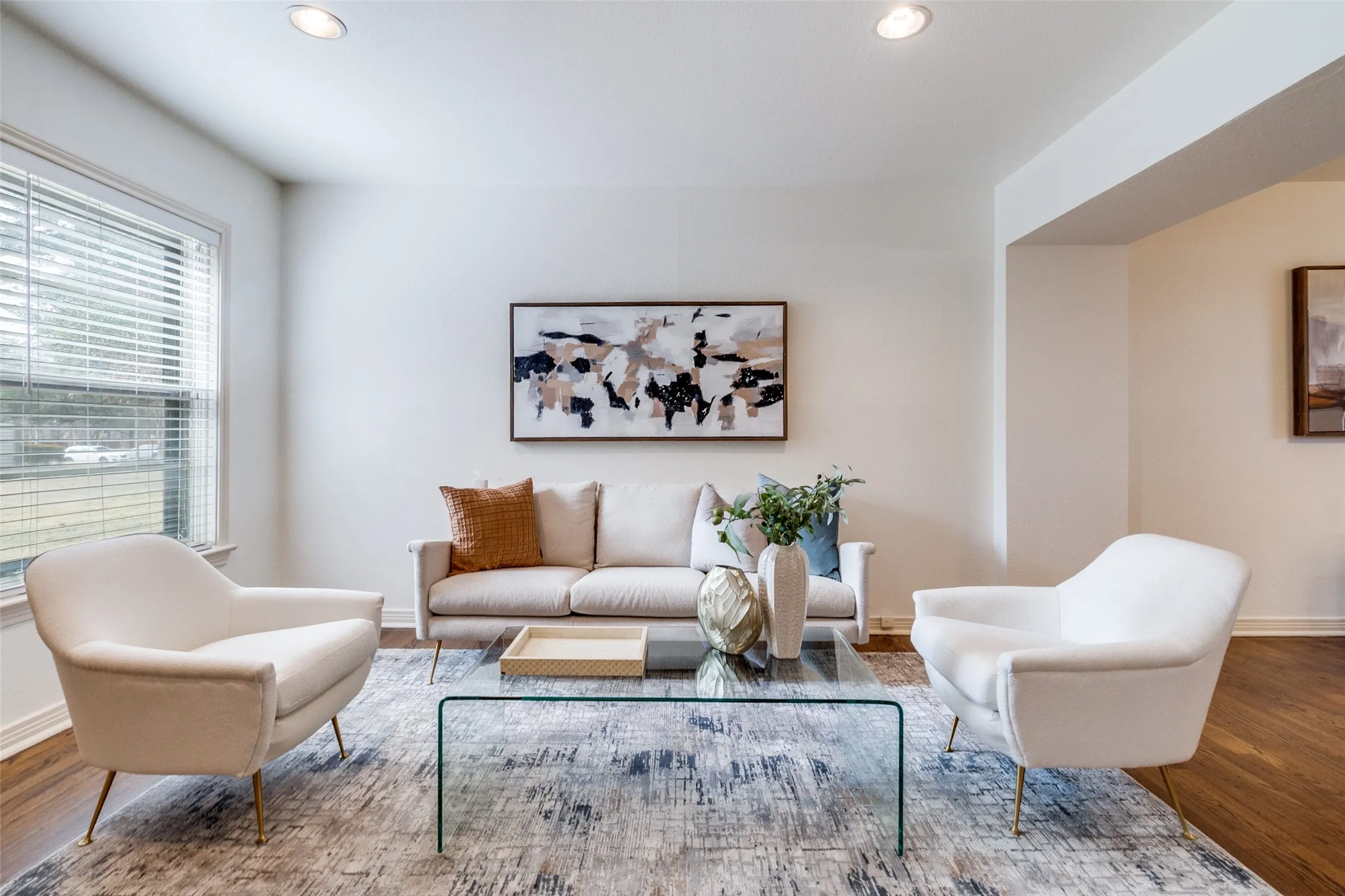 Condominium For Sale in Dallas County , 6486 Bordeaux Avenue, Dallas, Texas 75209, 2 Bedrooms, 2 Bathrooms, Garage spaces, 1,067 Sqft, built in 1951, Preowned, Price $297,500, mls#21170849, Real Estate Agent in Dallas, Homes For Sale in Dallas county, Homes For Sale in Dallas, Realtor in Dallas Texas, Real Estate Brokerage Independent Realty Texas, Luminita Cordes Realtor