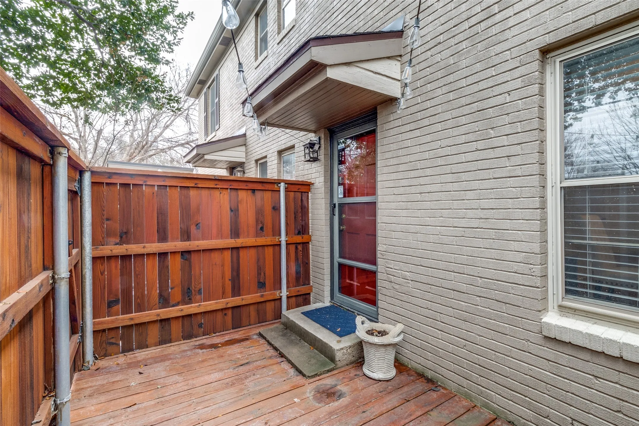 Condominium For Sale in Dallas County , 6486 Bordeaux Avenue, Dallas, Texas 75209, 2 Bedrooms, 2 Bathrooms, Garage spaces, 1,067 Sqft, built in 1951, Preowned, Price $297,500, mls#21170849, Real Estate Agent in Dallas, Homes For Sale in Dallas county, Homes For Sale in Dallas, Realtor in Dallas Texas, Real Estate Brokerage Independent Realty Texas, Luminita Cordes Realtor