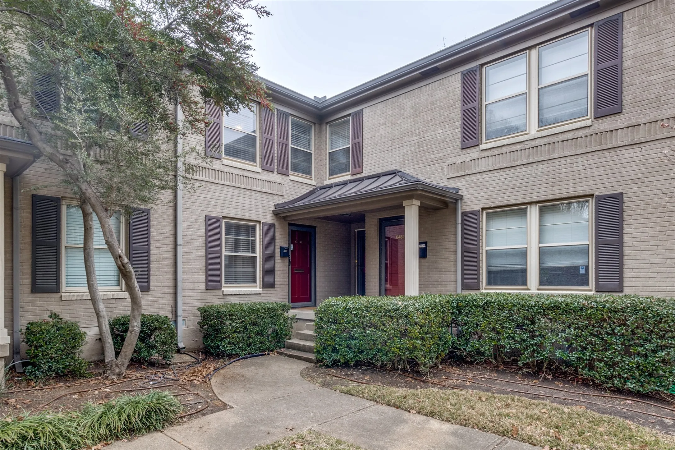 Condominium For Sale in Dallas County , 6486 Bordeaux Avenue, Dallas, Texas 75209, 2 Bedrooms, 2 Bathrooms, Garage spaces, 1,067 Sqft, built in 1951, Preowned, Price $297,500, mls#21170849, Real Estate Agent in Dallas, Homes For Sale in Dallas county, Homes For Sale in Dallas, Realtor in Dallas Texas, Real Estate Brokerage Independent Realty Texas, Luminita Cordes Realtor