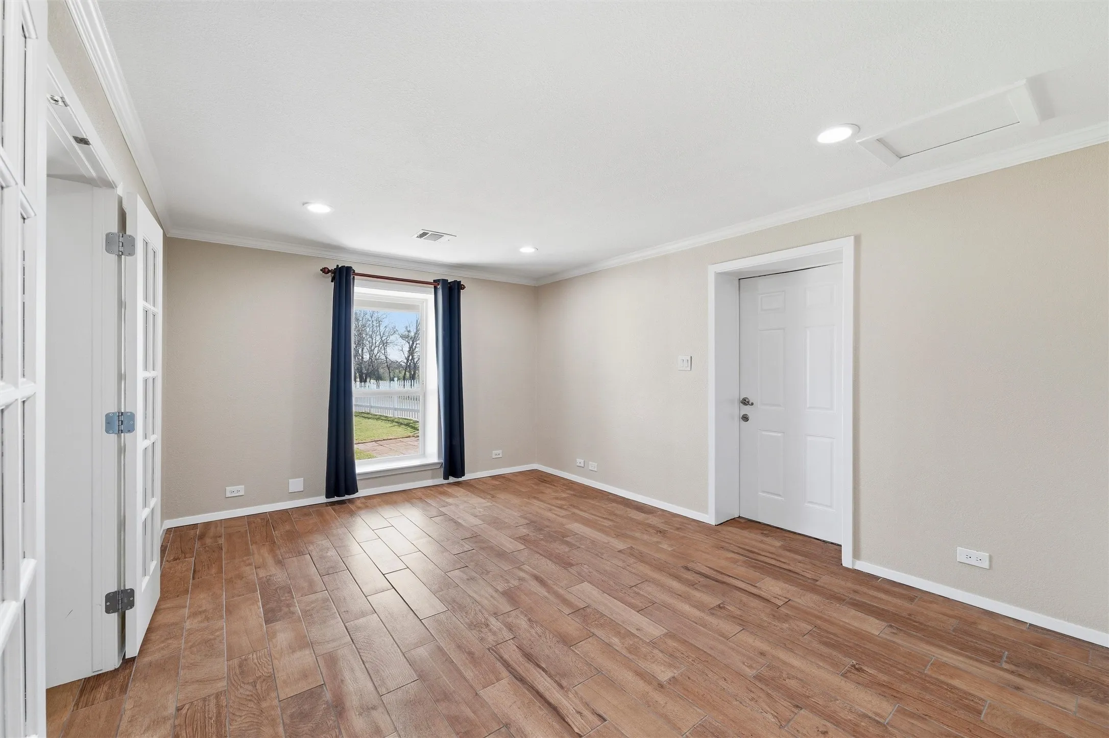 Single Family Residence For Sale in Parker County , 413 Meadowview Road, Weatherford, Texas 76087, 3 Bedroom, 3 Bathroom, 2 Garage spaces, 2,346 Sqft, built in 1981, mls#21197981, Real Estate Agent in Weatherford, Homes For Sale in Parker county, Homes For Sale in Weatherford, Realtor in Weatherford Texas, Real Estate Brokerage Independent Realty Texas, Luminita Cordes Realtor