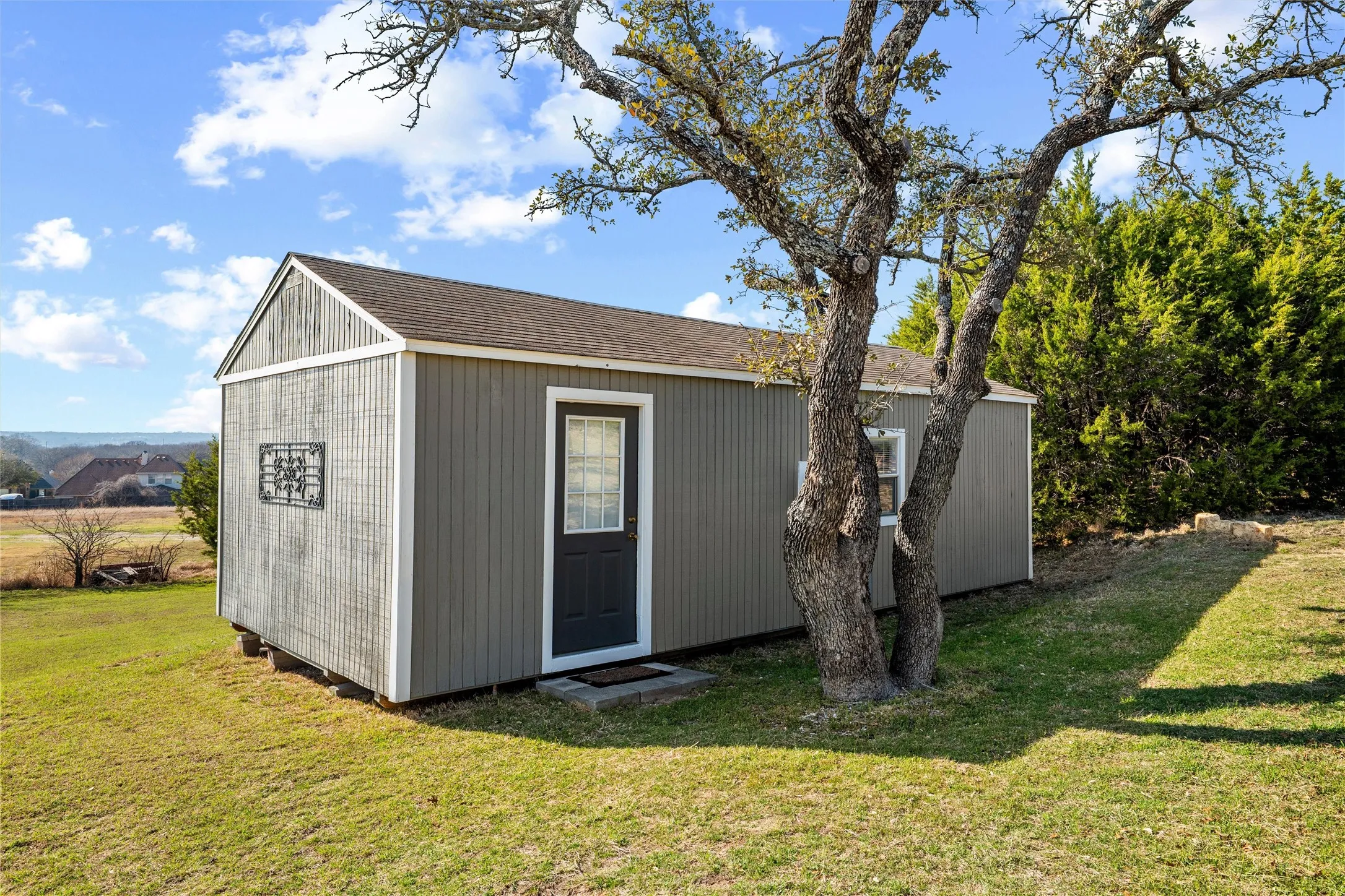 Single Family Residence For Sale in Parker County , 413 Meadowview Road, Weatherford, Texas 76087, 3 Bedroom, 3 Bathroom, 2 Garage spaces, 2,346 Sqft, built in 1981, mls#21197981, Real Estate Agent in Weatherford, Homes For Sale in Parker county, Homes For Sale in Weatherford, Realtor in Weatherford Texas, Real Estate Brokerage Independent Realty Texas, Luminita Cordes Realtor