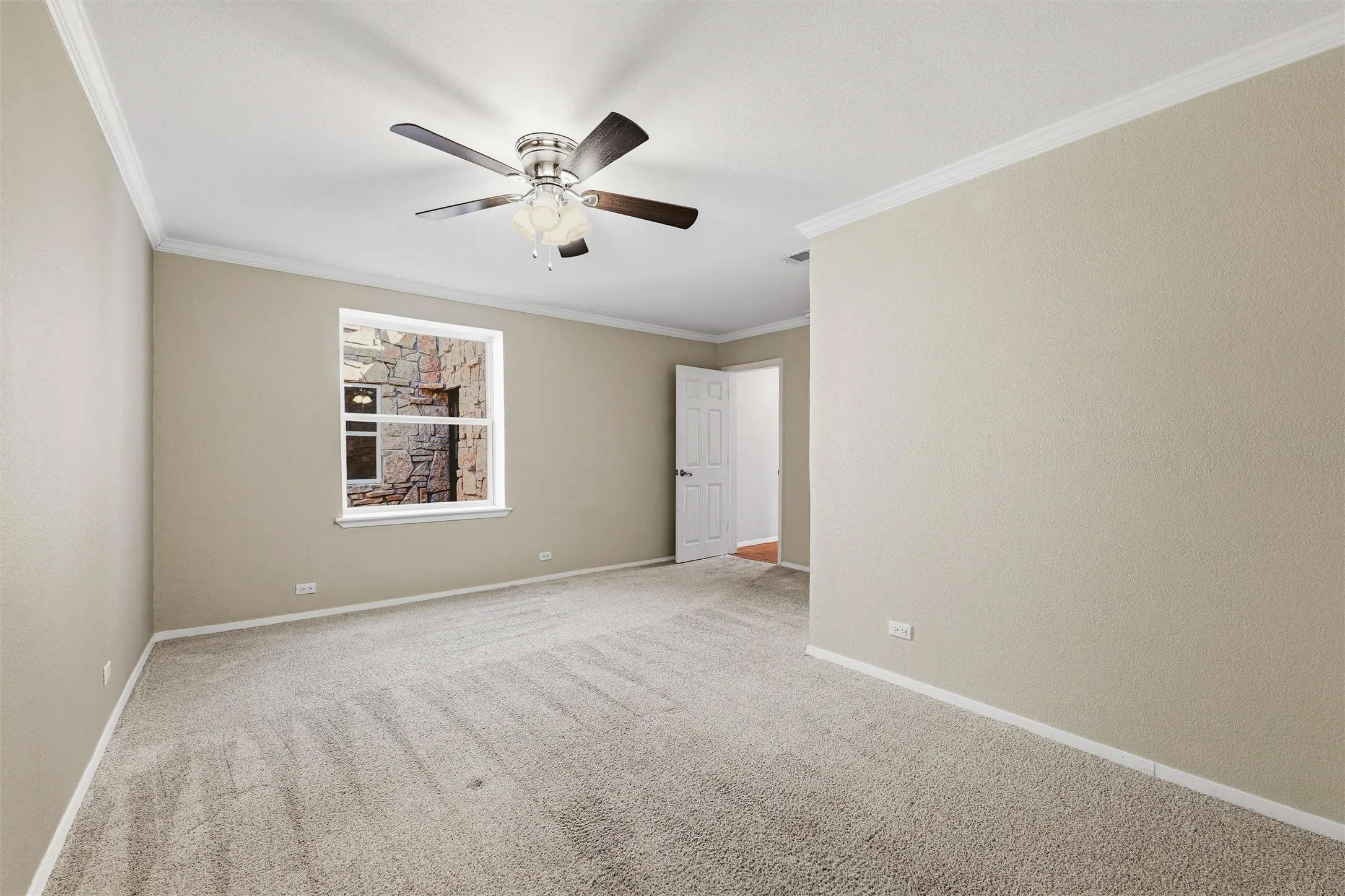 Single Family Residence For Sale in Parker County , 413 Meadowview Road, Weatherford, Texas 76087, 3 Bedroom, 3 Bathroom, 2 Garage spaces, 2,346 Sqft, built in 1981, mls#21197981, Real Estate Agent in Weatherford, Homes For Sale in Parker county, Homes For Sale in Weatherford, Realtor in Weatherford Texas, Real Estate Brokerage Independent Realty Texas, Luminita Cordes Realtor