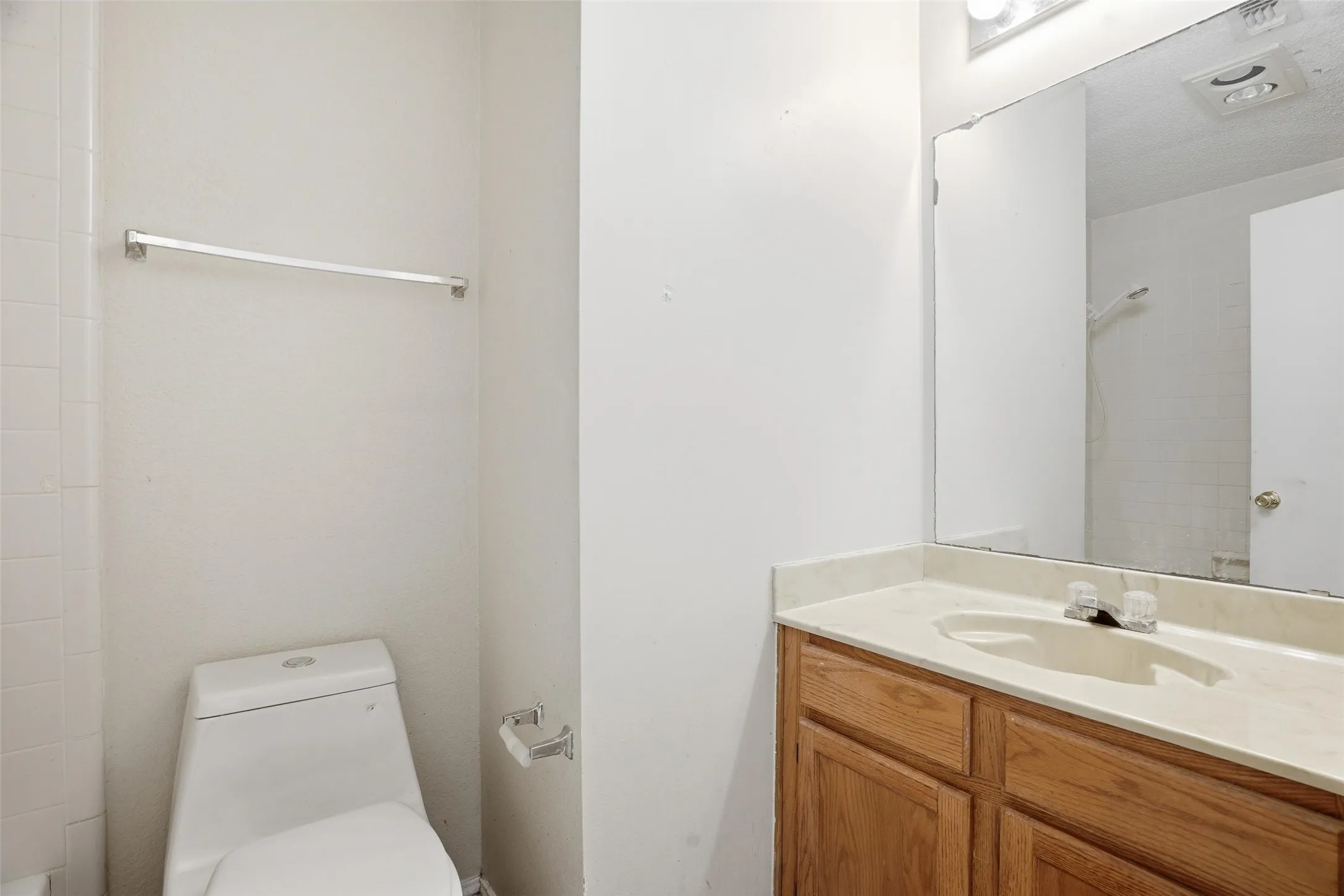 Single Family Residence For Sale in Tarrant County , 8304 Cloverglen Lane, Fort Worth, Texas 76123, 4 Bedroom, 3 Bathroom, 2 Garage spaces, 1,920 Sqft, built in 1986, mls#21163924, Real Estate Agent in Fort Worth, Homes For Sale in Tarrant county, Homes For Sale in Fort Worth, Realtor in Fort Worth Texas, Real Estate Brokerage Independent Realty Texas, Luminita Cordes Realtor