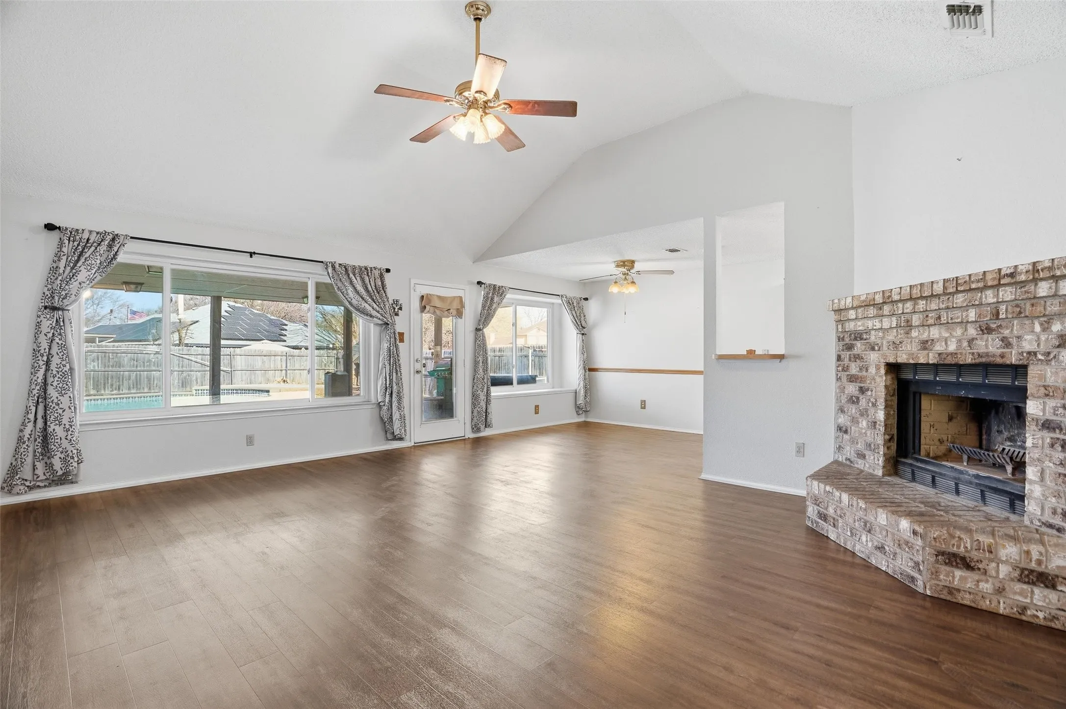 Single Family Residence For Sale in Tarrant County , 8304 Cloverglen Lane, Fort Worth, Texas 76123, 4 Bedroom, 3 Bathroom, 2 Garage spaces, 1,920 Sqft, built in 1986, mls#21163924, Real Estate Agent in Fort Worth, Homes For Sale in Tarrant county, Homes For Sale in Fort Worth, Realtor in Fort Worth Texas, Real Estate Brokerage Independent Realty Texas, Luminita Cordes Realtor