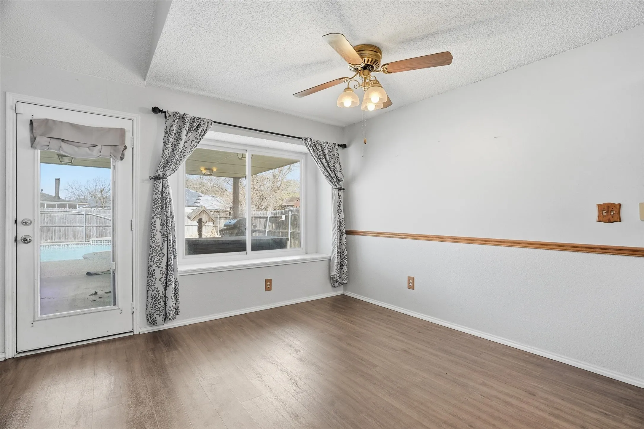 Single Family Residence For Sale in Tarrant County , 8304 Cloverglen Lane, Fort Worth, Texas 76123, 4 Bedroom, 3 Bathroom, 2 Garage spaces, 1,920 Sqft, built in 1986, mls#21163924, Real Estate Agent in Fort Worth, Homes For Sale in Tarrant county, Homes For Sale in Fort Worth, Realtor in Fort Worth Texas, Real Estate Brokerage Independent Realty Texas, Luminita Cordes Realtor