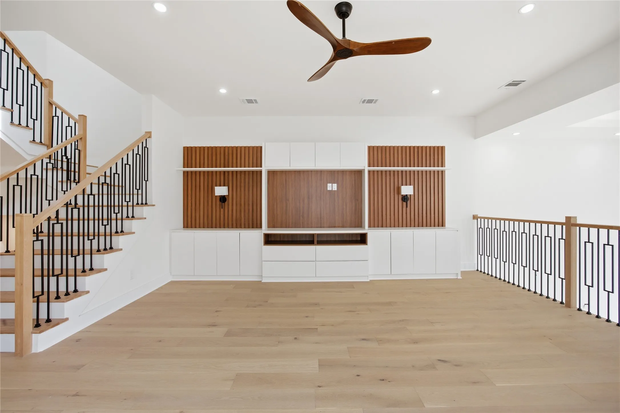 Single Family Residence For Sale in Dallas County , 4220 MUNGER Avenue, Dallas, Texas 75204, 3 Bedrooms, 4 Bathrooms, 2 Garage spaces, 3,170 Sqft, built in 2026, Price $1,190,000, mls#21198365, Real Estate Agent in Dallas, Homes For Sale in Dallas county, Homes For Sale in Dallas, Realtor in Dallas Texas, Real Estate Brokerage Independent Realty Texas, Luminita Cordes Realtor