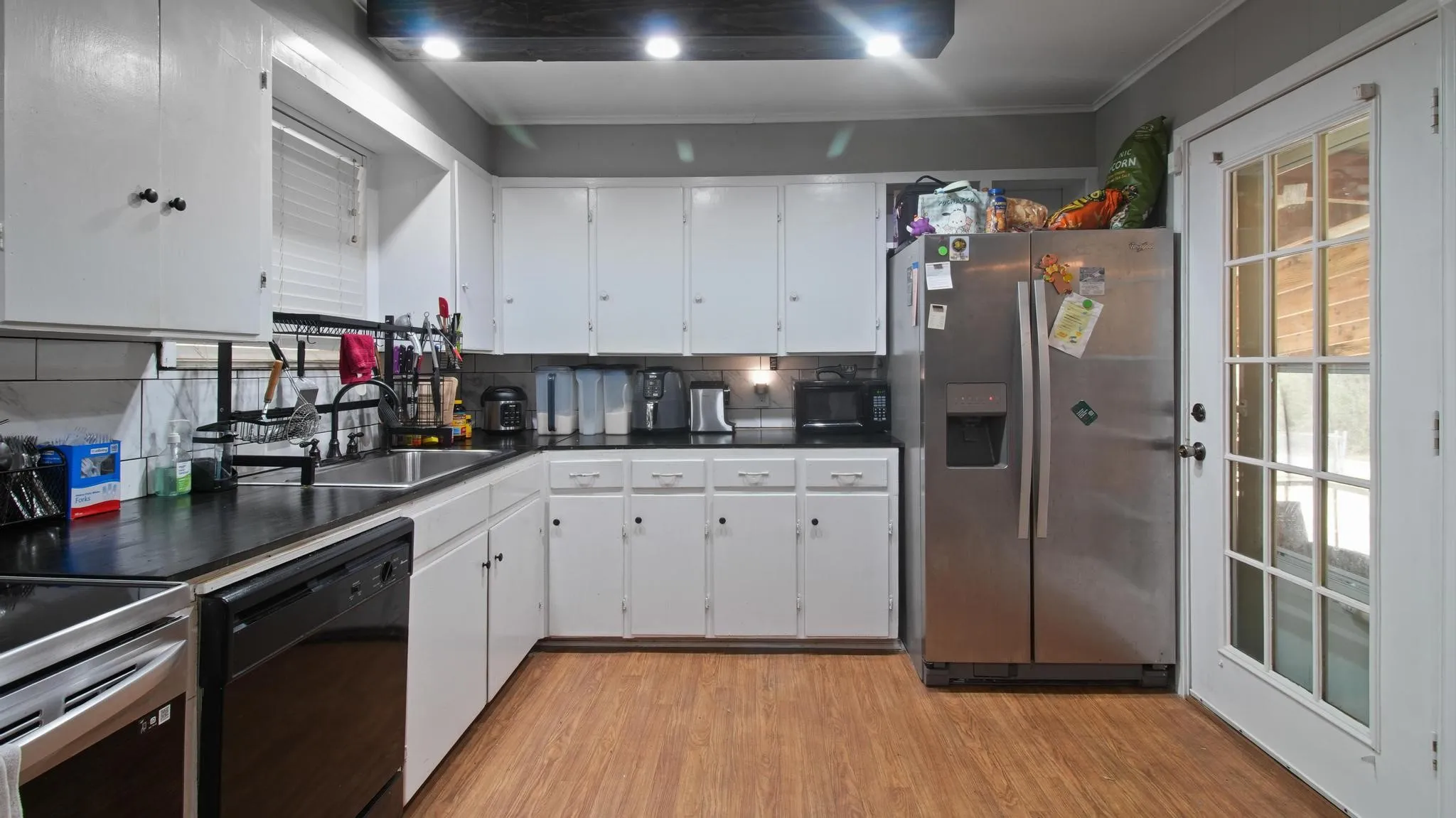 Single Family Residence For Sale in Henderson County , 700 Powderhorn Drive, Athens, Texas 75751, 3 Bedroom, 3 Bathroom, Garage spaces, 1,734 Sqft, built in 1962, Price $189,000, mls#21198903, Real Estate Agent in Athens, Homes For Sale in Henderson county, Homes For Sale in Athens, Realtor in Athens Texas, Real Estate Brokerage Independent Realty Texas, Luminita Cordes Realtor