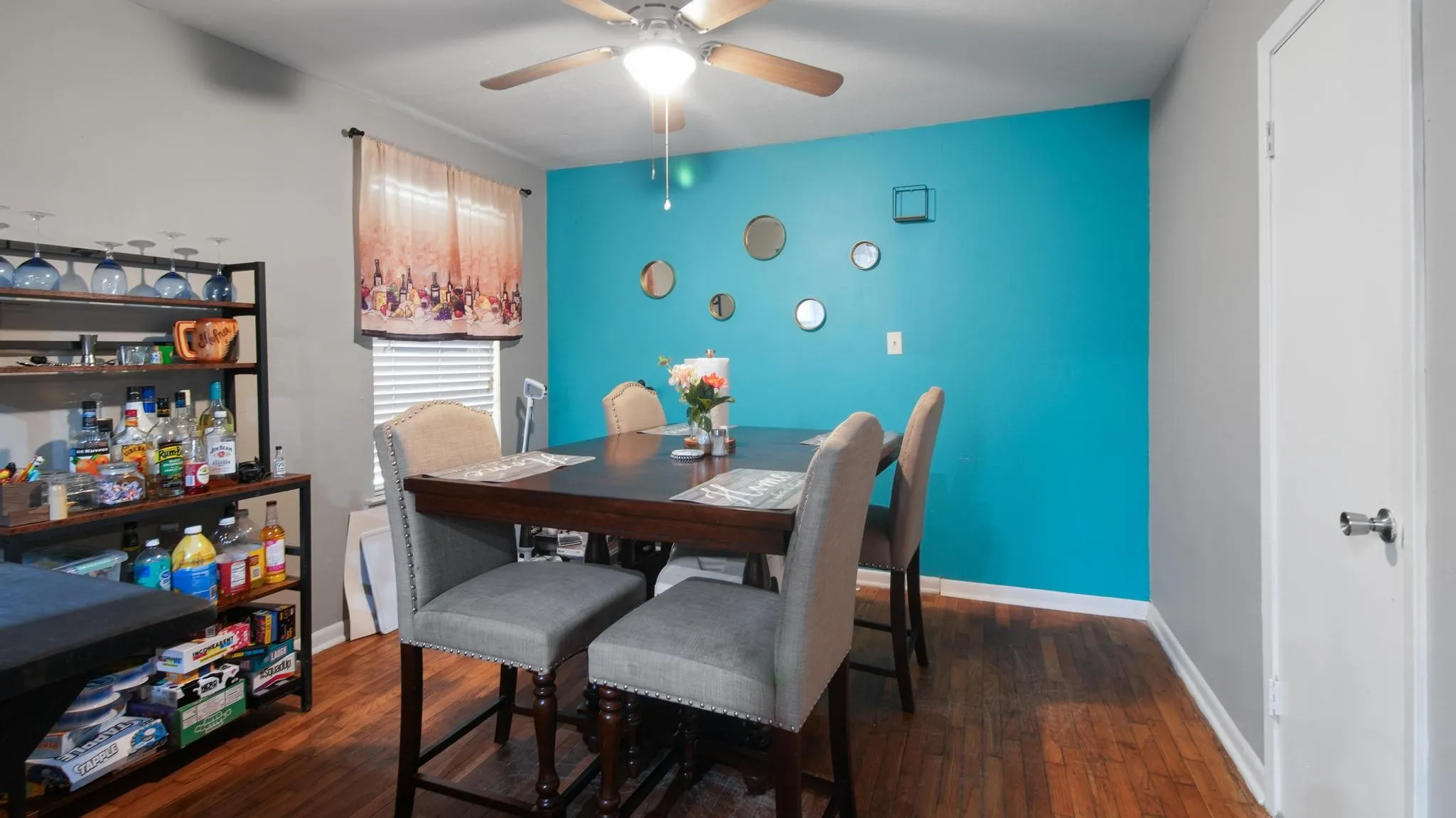 Single Family Residence For Sale in Henderson County , 700 Powderhorn Drive, Athens, Texas 75751, 3 Bedroom, 3 Bathroom, Garage spaces, 1,734 Sqft, built in 1962, Price $189,000, mls#21198903, Real Estate Agent in Athens, Homes For Sale in Henderson county, Homes For Sale in Athens, Realtor in Athens Texas, Real Estate Brokerage Independent Realty Texas, Luminita Cordes Realtor