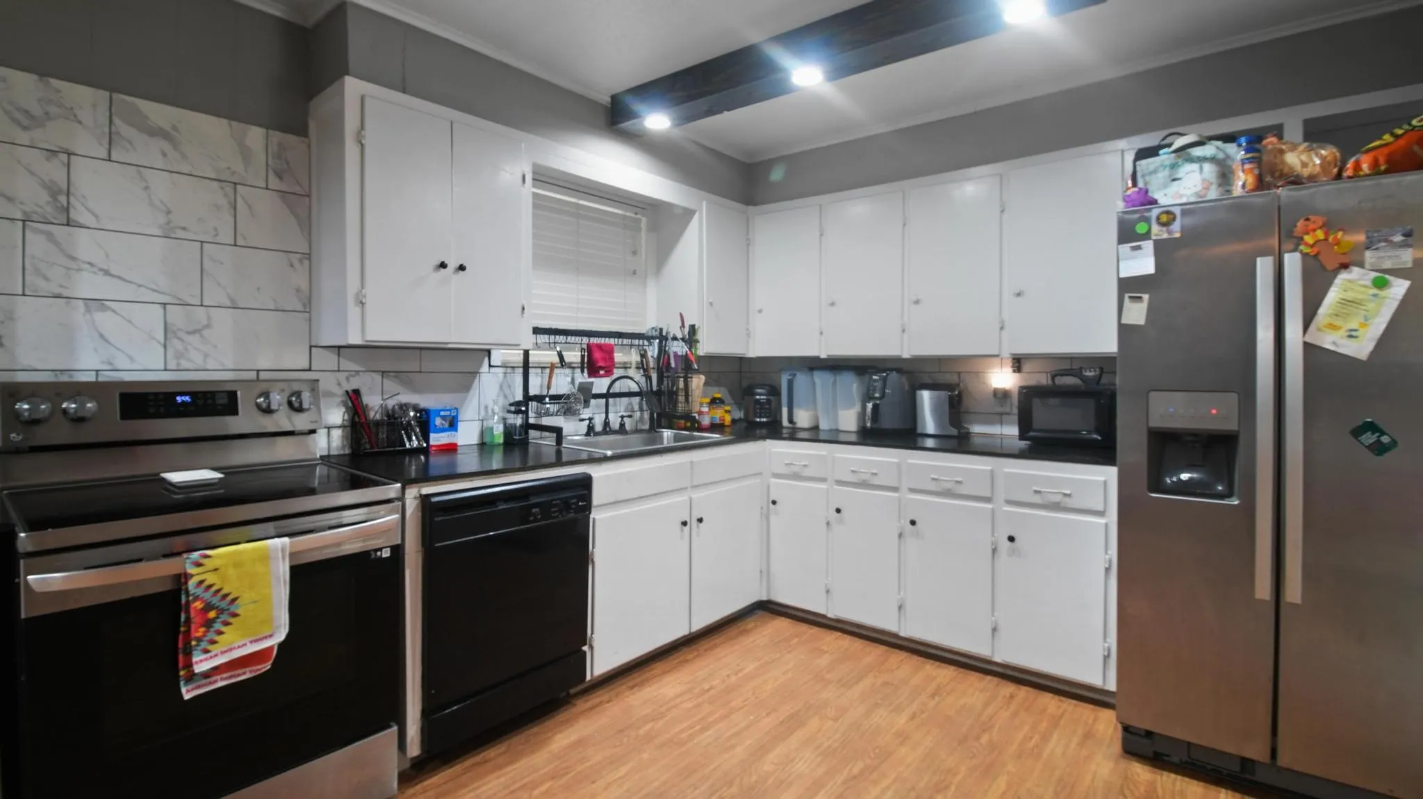 Single Family Residence For Sale in Henderson County , 700 Powderhorn Drive, Athens, Texas 75751, 3 Bedroom, 3 Bathroom, Garage spaces, 1,734 Sqft, built in 1962, Price $189,000, mls#21198903, Real Estate Agent in Athens, Homes For Sale in Henderson county, Homes For Sale in Athens, Realtor in Athens Texas, Real Estate Brokerage Independent Realty Texas, Luminita Cordes Realtor