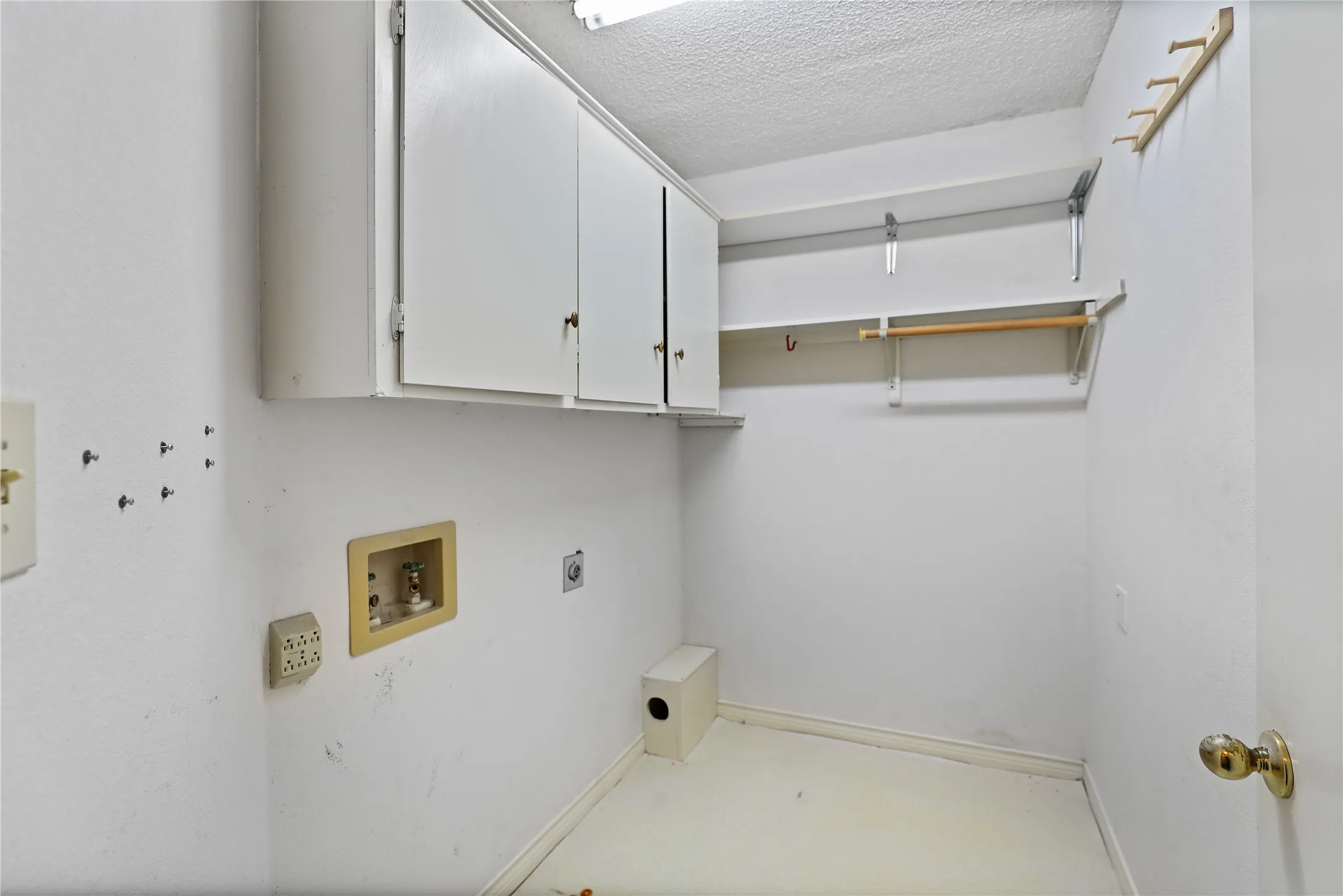 Single Family Residence For Sale in Collin County , 302 Wilcoxson Street, Farmersville, Texas 75442, 4 Bedroom, 3 Bathroom, Garage spaces, 3,189 Sqft, built in 1977, Preowned, mls#21197995, Real Estate Agent in Farmersville, Homes For Sale in Collin county, Homes For Sale in Farmersville, Realtor in Farmersville Texas, Real Estate Brokerage Independent Realty Texas, Luminita Cordes Realtor