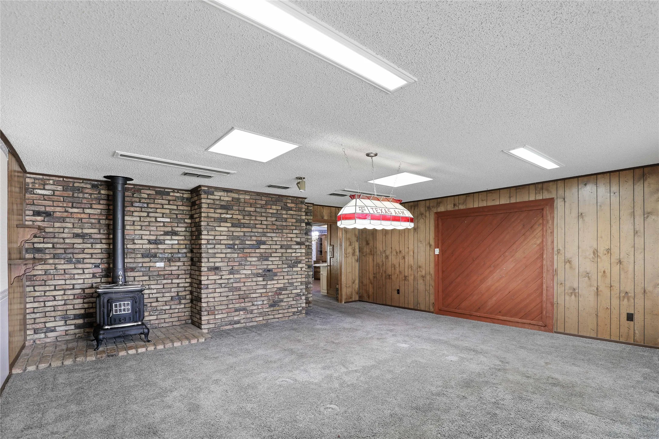 Single Family Residence For Sale in Collin County , 302 Wilcoxson Street, Farmersville, Texas 75442, 4 Bedroom, 3 Bathroom, Garage spaces, 3,189 Sqft, built in 1977, Preowned, mls#21197995, Real Estate Agent in Farmersville, Homes For Sale in Collin county, Homes For Sale in Farmersville, Realtor in Farmersville Texas, Real Estate Brokerage Independent Realty Texas, Luminita Cordes Realtor
