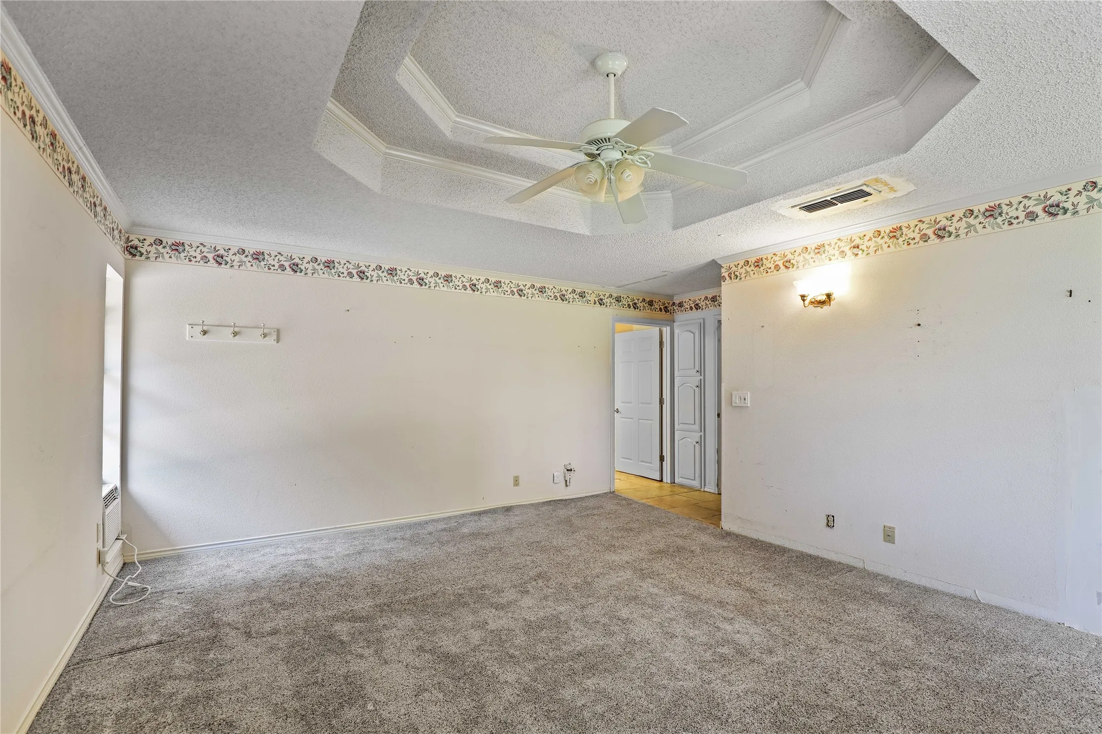 Single Family Residence For Sale in Collin County , 302 Wilcoxson Street, Farmersville, Texas 75442, 4 Bedroom, 3 Bathroom, Garage spaces, 3,189 Sqft, built in 1977, Preowned, mls#21197995, Real Estate Agent in Farmersville, Homes For Sale in Collin county, Homes For Sale in Farmersville, Realtor in Farmersville Texas, Real Estate Brokerage Independent Realty Texas, Luminita Cordes Realtor