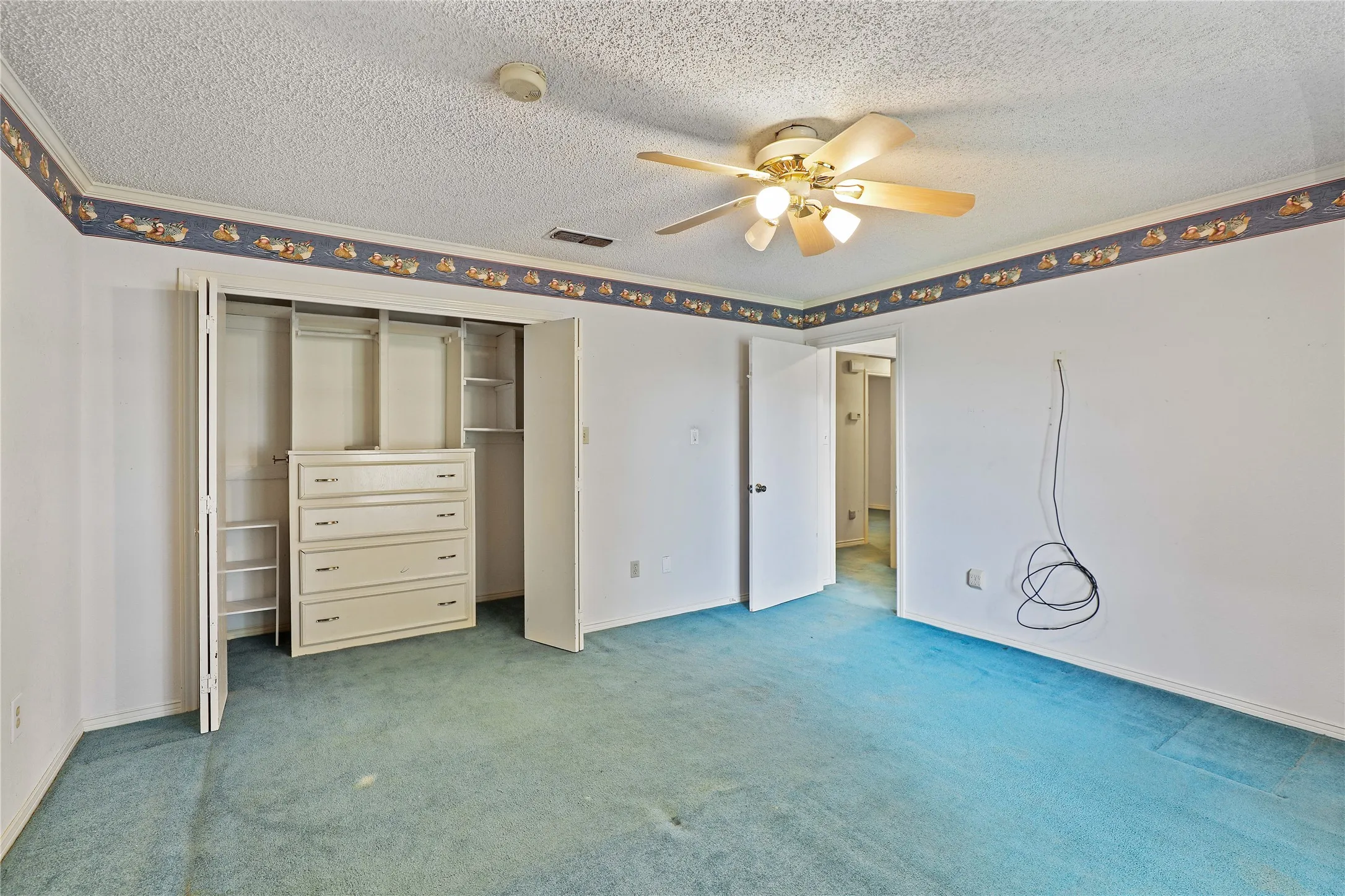 Single Family Residence For Sale in Collin County , 302 Wilcoxson Street, Farmersville, Texas 75442, 4 Bedroom, 3 Bathroom, Garage spaces, 3,189 Sqft, built in 1977, Preowned, mls#21197995, Real Estate Agent in Farmersville, Homes For Sale in Collin county, Homes For Sale in Farmersville, Realtor in Farmersville Texas, Real Estate Brokerage Independent Realty Texas, Luminita Cordes Realtor