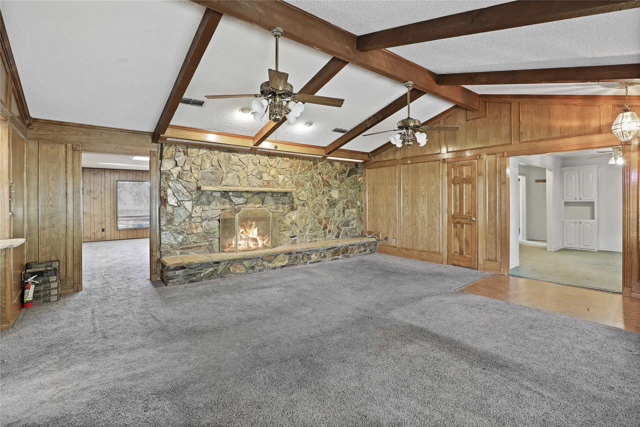 Single Family Residence For Sale in Collin County , 302 Wilcoxson Street, Farmersville, Texas 75442, 4 Bedroom, 3 Bathroom, Garage spaces, 3,189 Sqft, built in 1977, Preowned, mls#21197995, Real Estate Agent in Farmersville, Homes For Sale in Collin county, Homes For Sale in Farmersville, Realtor in Farmersville Texas, Real Estate Brokerage Independent Realty Texas, Luminita Cordes Realtor