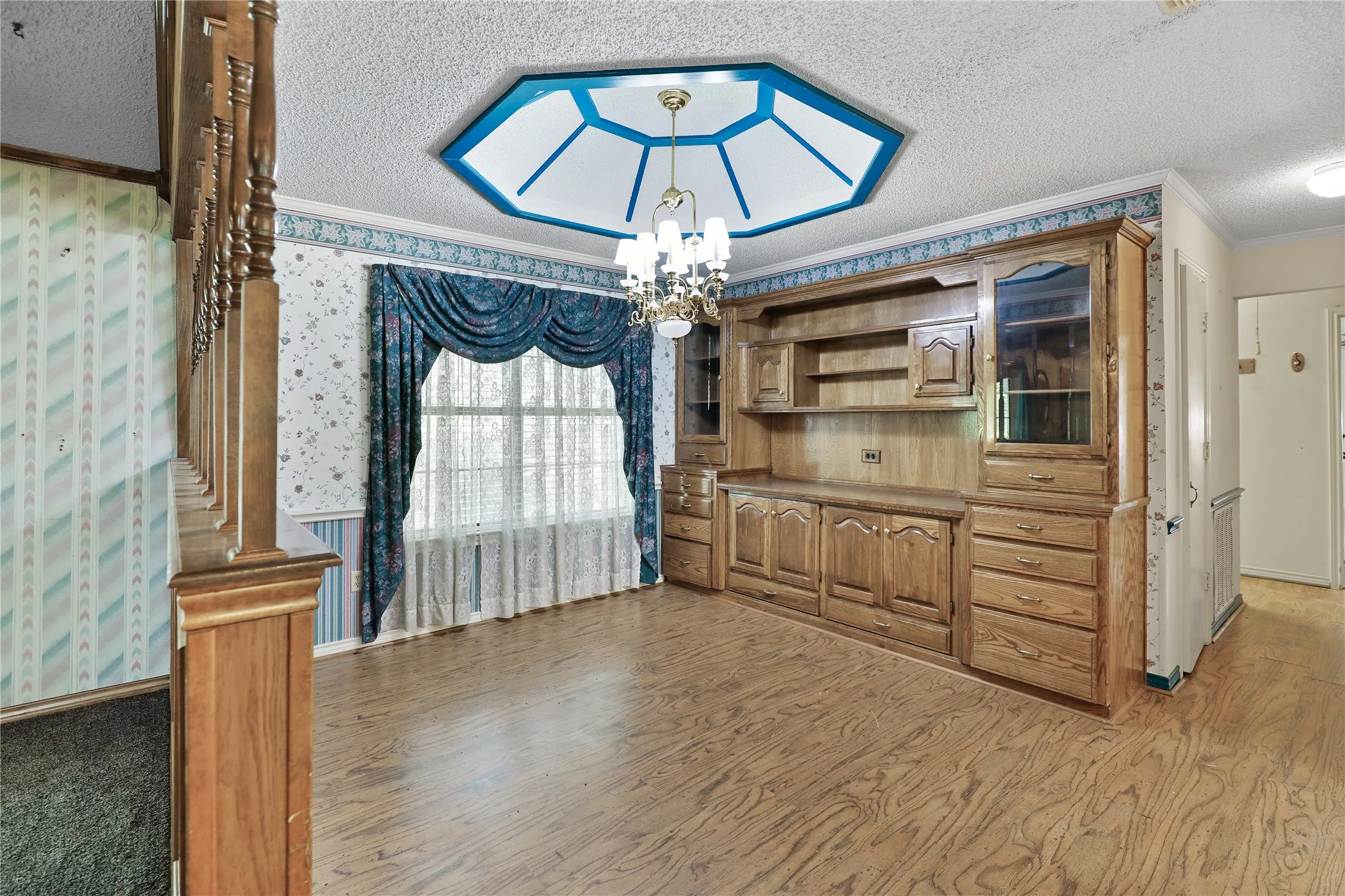 Single Family Residence For Sale in Collin County , 302 Wilcoxson Street, Farmersville, Texas 75442, 4 Bedroom, 3 Bathroom, Garage spaces, 3,189 Sqft, built in 1977, Preowned, mls#21197995, Real Estate Agent in Farmersville, Homes For Sale in Collin county, Homes For Sale in Farmersville, Realtor in Farmersville Texas, Real Estate Brokerage Independent Realty Texas, Luminita Cordes Realtor