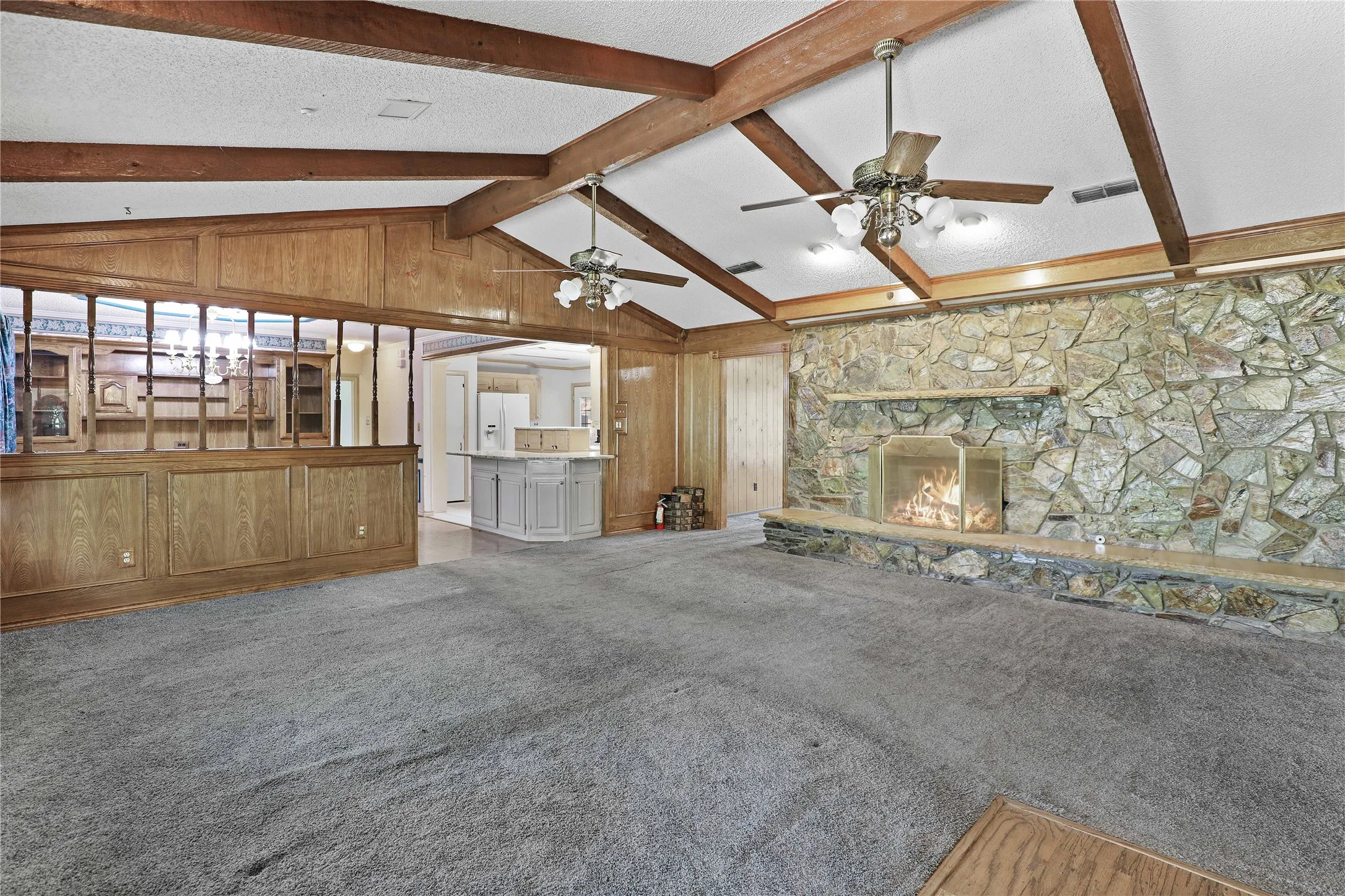 Single Family Residence For Sale in Collin County , 302 Wilcoxson Street, Farmersville, Texas 75442, 4 Bedroom, 3 Bathroom, Garage spaces, 3,189 Sqft, built in 1977, Preowned, mls#21197995, Real Estate Agent in Farmersville, Homes For Sale in Collin county, Homes For Sale in Farmersville, Realtor in Farmersville Texas, Real Estate Brokerage Independent Realty Texas, Luminita Cordes Realtor