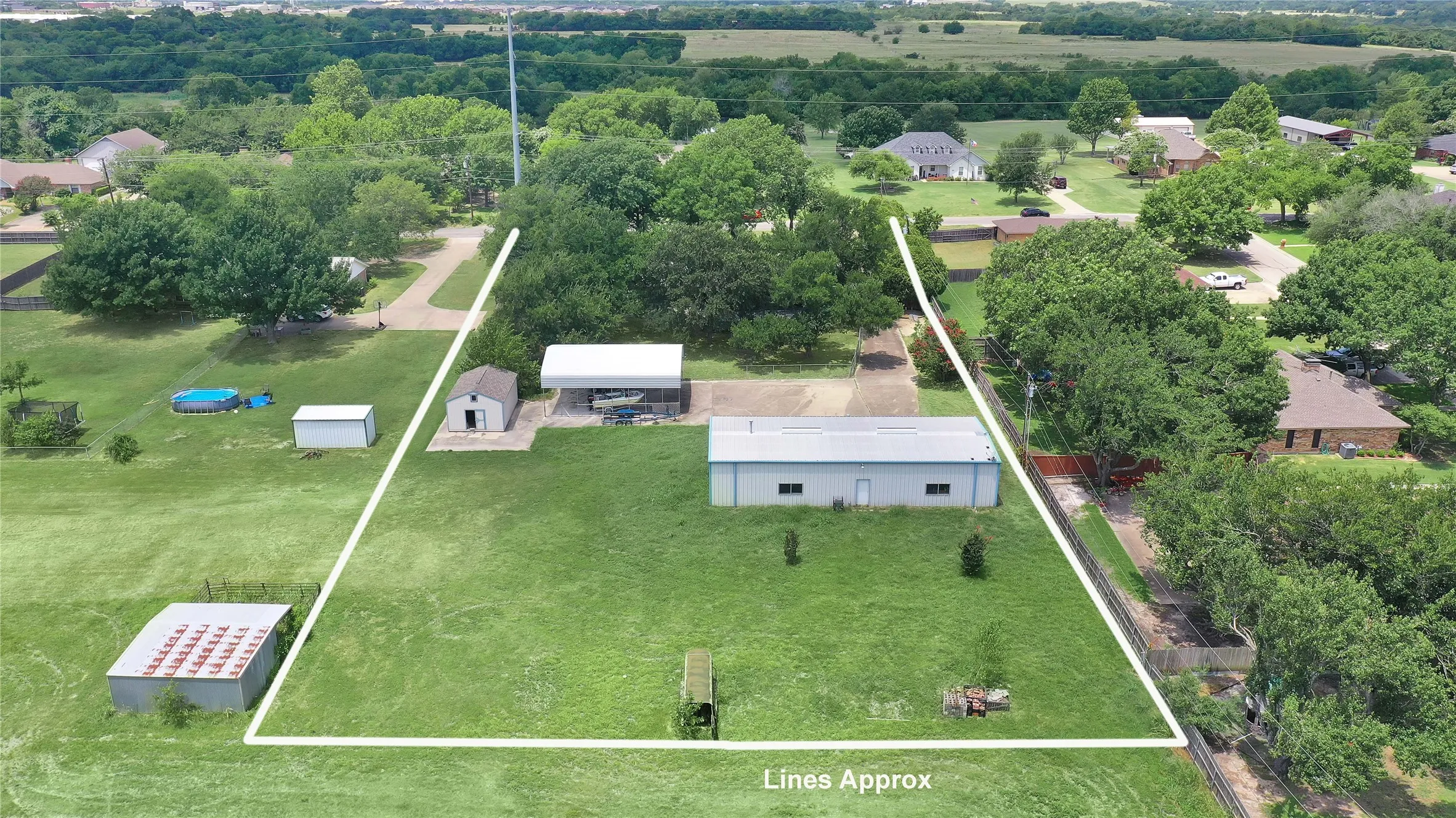 Single Family Residence For Sale in Collin County , 302 Wilcoxson Street, Farmersville, Texas 75442, 4 Bedroom, 3 Bathroom, Garage spaces, 3,189 Sqft, built in 1977, Preowned, mls#21197995, Real Estate Agent in Farmersville, Homes For Sale in Collin county, Homes For Sale in Farmersville, Realtor in Farmersville Texas, Real Estate Brokerage Independent Realty Texas, Luminita Cordes Realtor