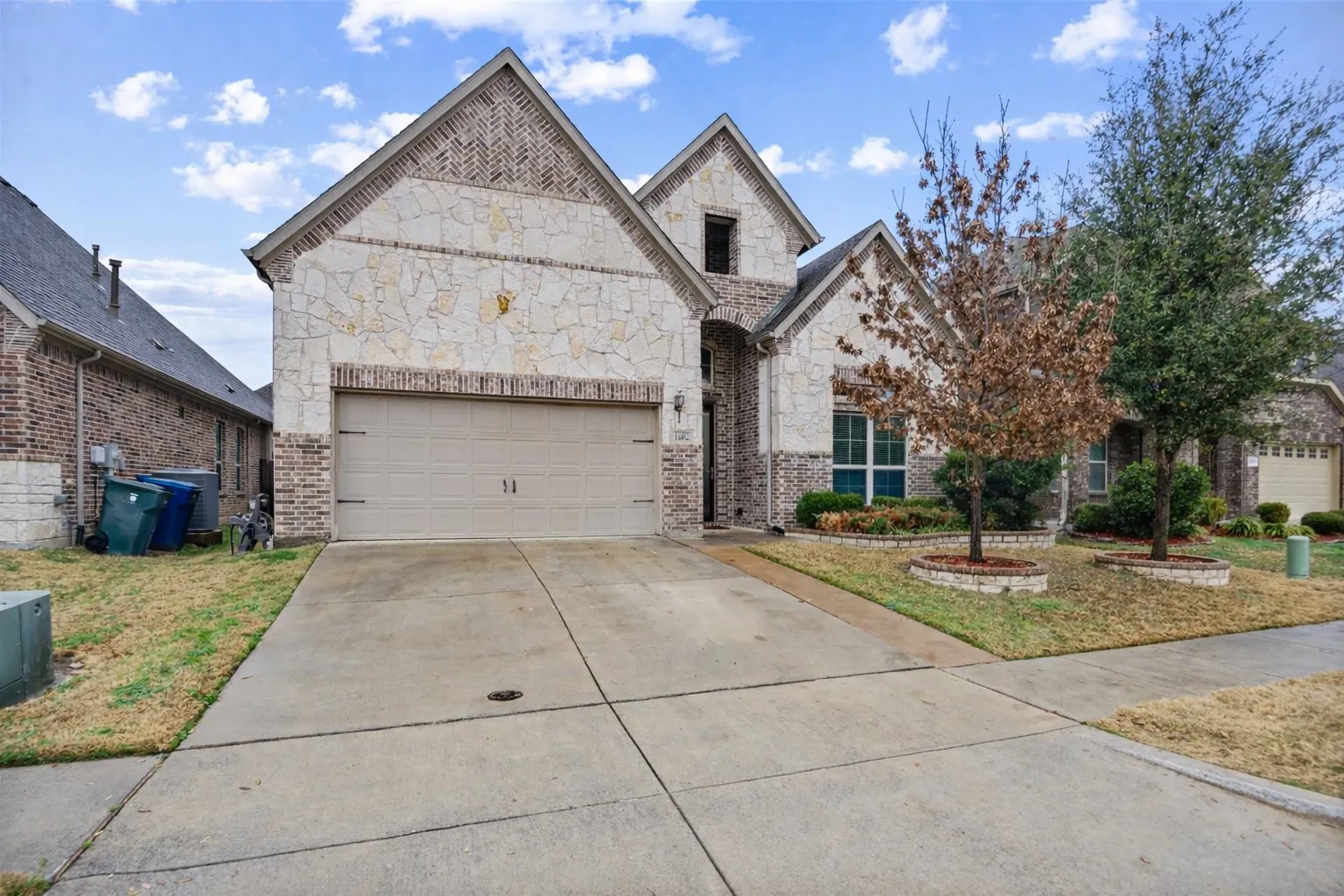 Single Family Residence For Sale in Dallas County , 1602 Cypress Garden Lane, Garland, Texas 75040, 4 Bedroom, 4 Bathroom, 2 Garage spaces, 3,432 Sqft, built in 2016, mls#21199031, Real Estate Agent in Garland, Homes For Sale in Dallas county, Homes For Sale in Garland, Realtor in Garland Texas, Real Estate Brokerage Independent Realty Texas, Luminita Cordes Realtor