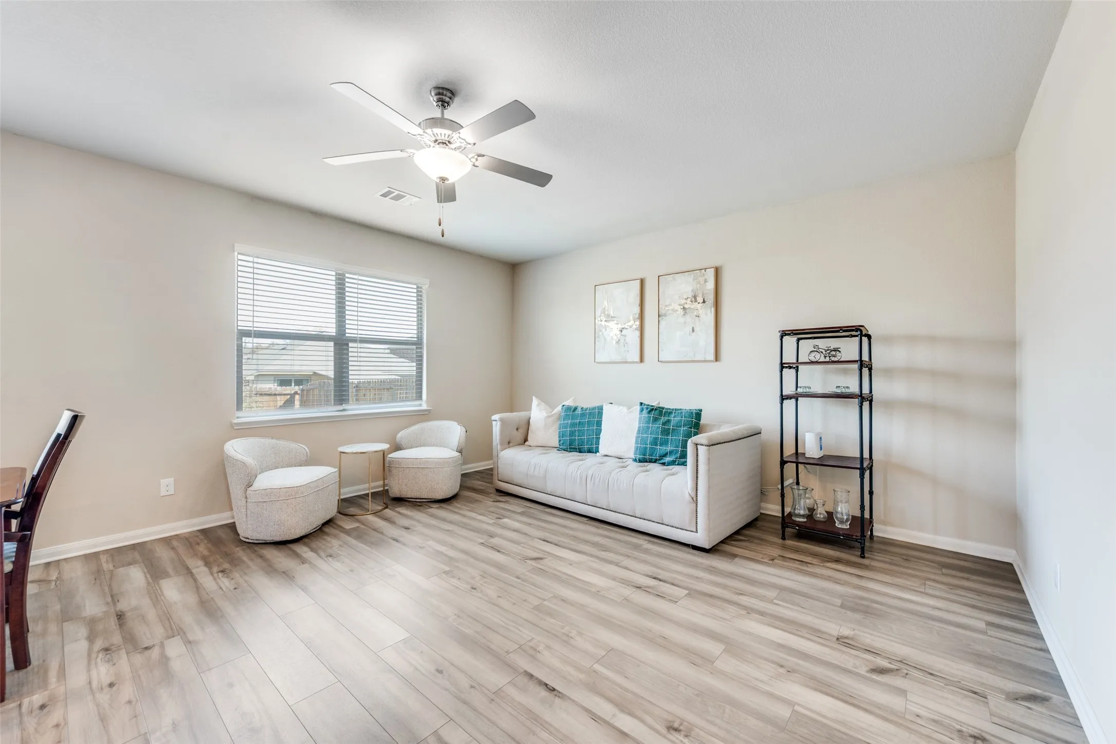 Single Family Residence For Sale in Tarrant County , 505 Lowery Oaks Trail, Fort Worth, Texas 76120, 3 Bedroom, 2 Bathroom, 2 Garage spaces, 1,330 Sqft, built in 2020, mls#21197265, Real Estate Agent in Fort Worth, Homes For Sale in Tarrant county, Homes For Sale in Fort Worth, Realtor in Fort Worth Texas, Real Estate Brokerage Independent Realty Texas, Luminita Cordes Realtor