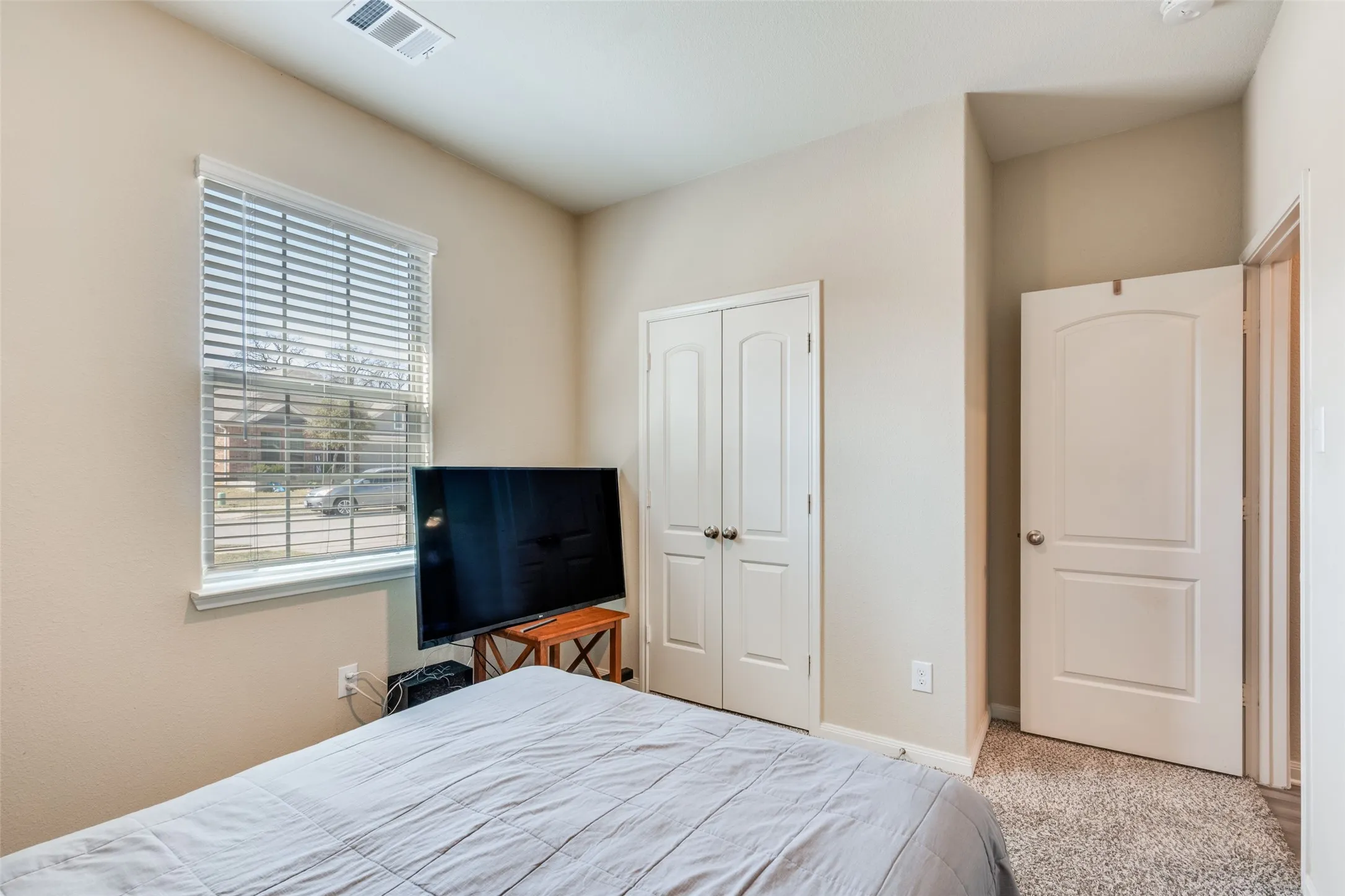 Single Family Residence For Sale in Tarrant County , 505 Lowery Oaks Trail, Fort Worth, Texas 76120, 3 Bedroom, 2 Bathroom, 2 Garage spaces, 1,330 Sqft, built in 2020, mls#21197265, Real Estate Agent in Fort Worth, Homes For Sale in Tarrant county, Homes For Sale in Fort Worth, Realtor in Fort Worth Texas, Real Estate Brokerage Independent Realty Texas, Luminita Cordes Realtor