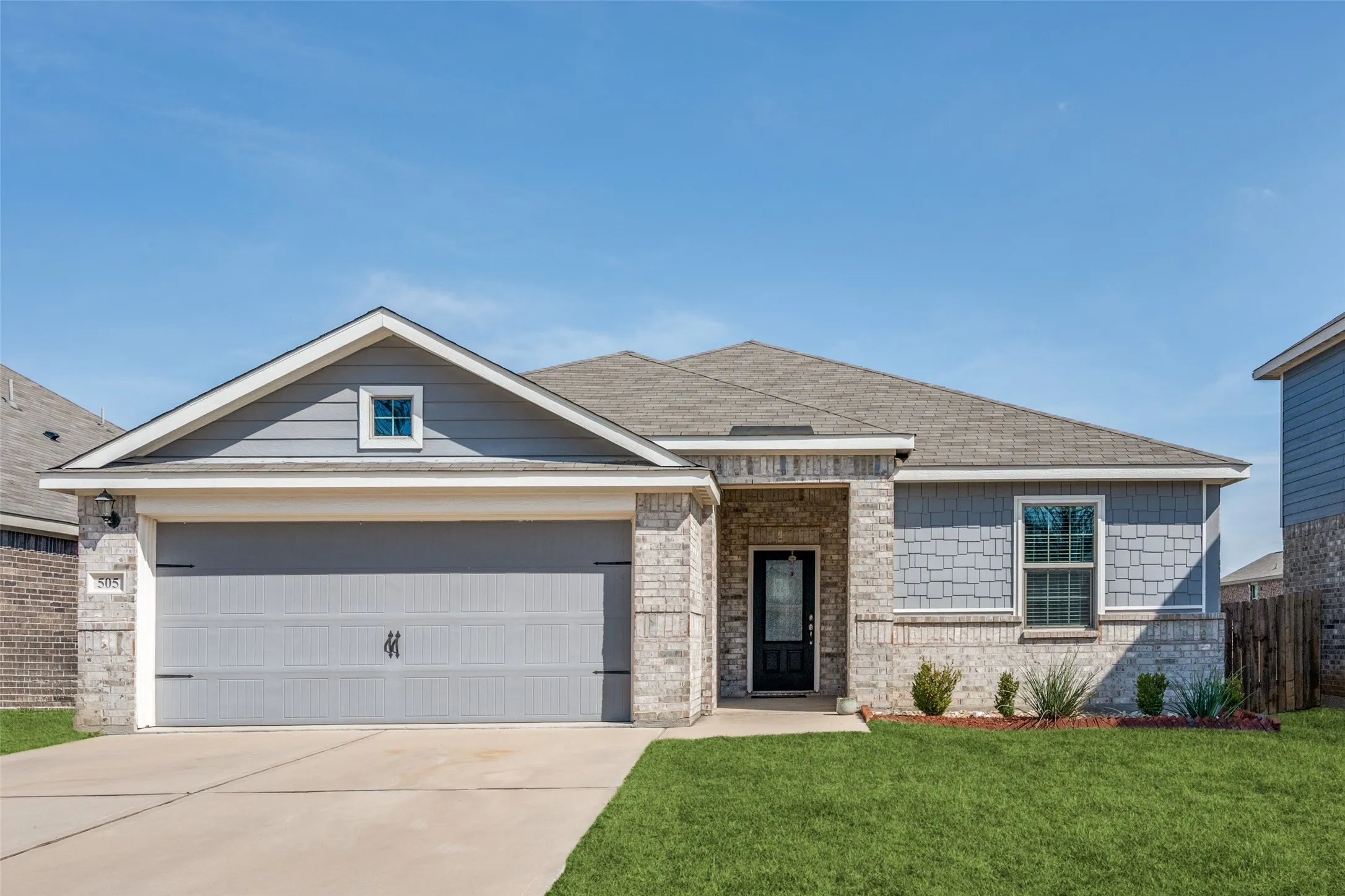 Single Family Residence For Sale in Tarrant County , 505 Lowery Oaks Trail, Fort Worth, Texas 76120, 3 Bedroom, 2 Bathroom, 2 Garage spaces, 1,330 Sqft, built in 2020, mls#21197265, Real Estate Agent in Fort Worth, Homes For Sale in Tarrant county, Homes For Sale in Fort Worth, Realtor in Fort Worth Texas, Real Estate Brokerage Independent Realty Texas, Luminita Cordes Realtor