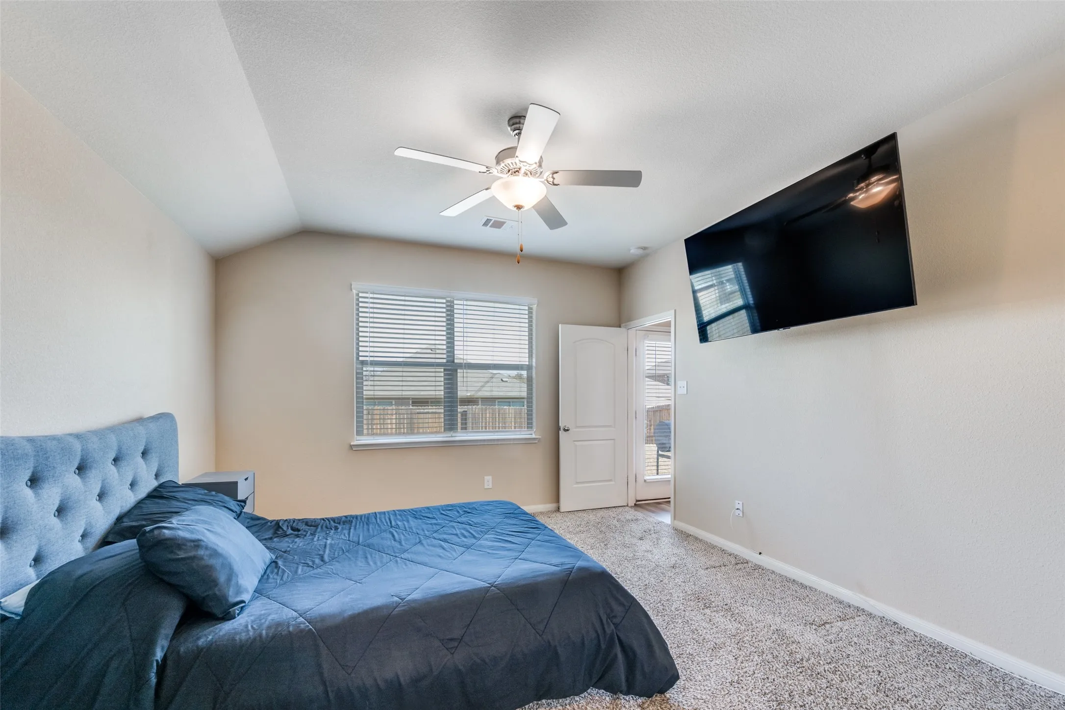 Single Family Residence For Sale in Tarrant County , 505 Lowery Oaks Trail, Fort Worth, Texas 76120, 3 Bedroom, 2 Bathroom, 2 Garage spaces, 1,330 Sqft, built in 2020, mls#21197265, Real Estate Agent in Fort Worth, Homes For Sale in Tarrant county, Homes For Sale in Fort Worth, Realtor in Fort Worth Texas, Real Estate Brokerage Independent Realty Texas, Luminita Cordes Realtor