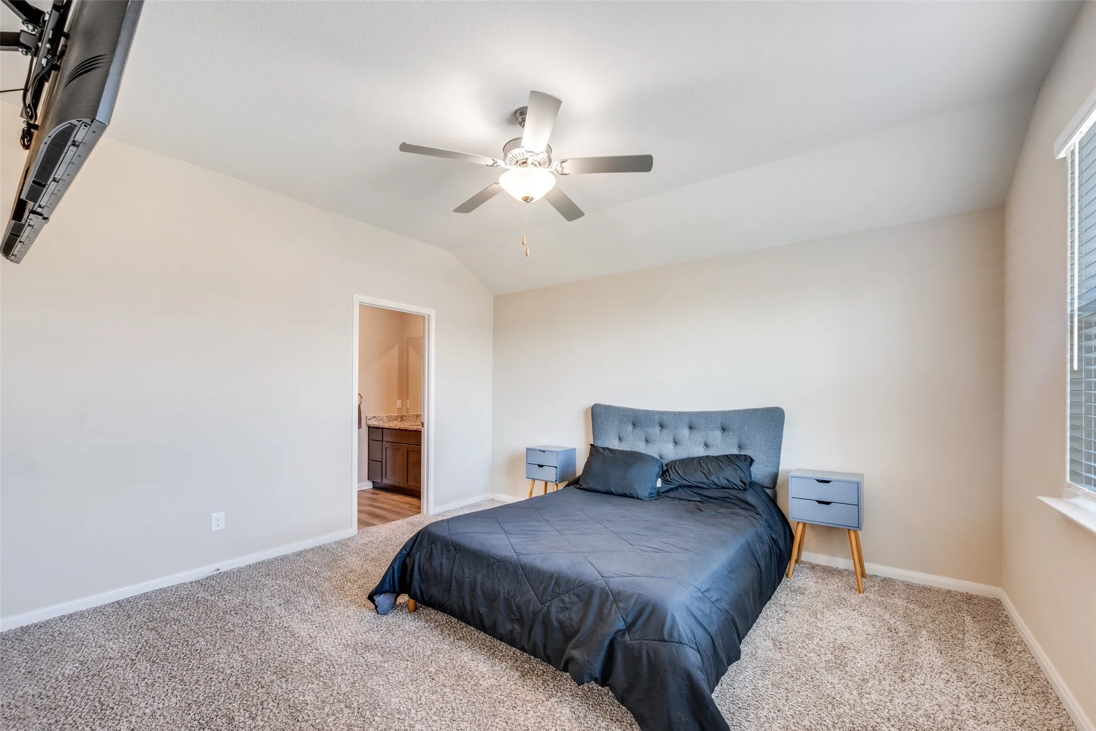 Single Family Residence For Sale in Tarrant County , 505 Lowery Oaks Trail, Fort Worth, Texas 76120, 3 Bedroom, 2 Bathroom, 2 Garage spaces, 1,330 Sqft, built in 2020, mls#21197265, Real Estate Agent in Fort Worth, Homes For Sale in Tarrant county, Homes For Sale in Fort Worth, Realtor in Fort Worth Texas, Real Estate Brokerage Independent Realty Texas, Luminita Cordes Realtor