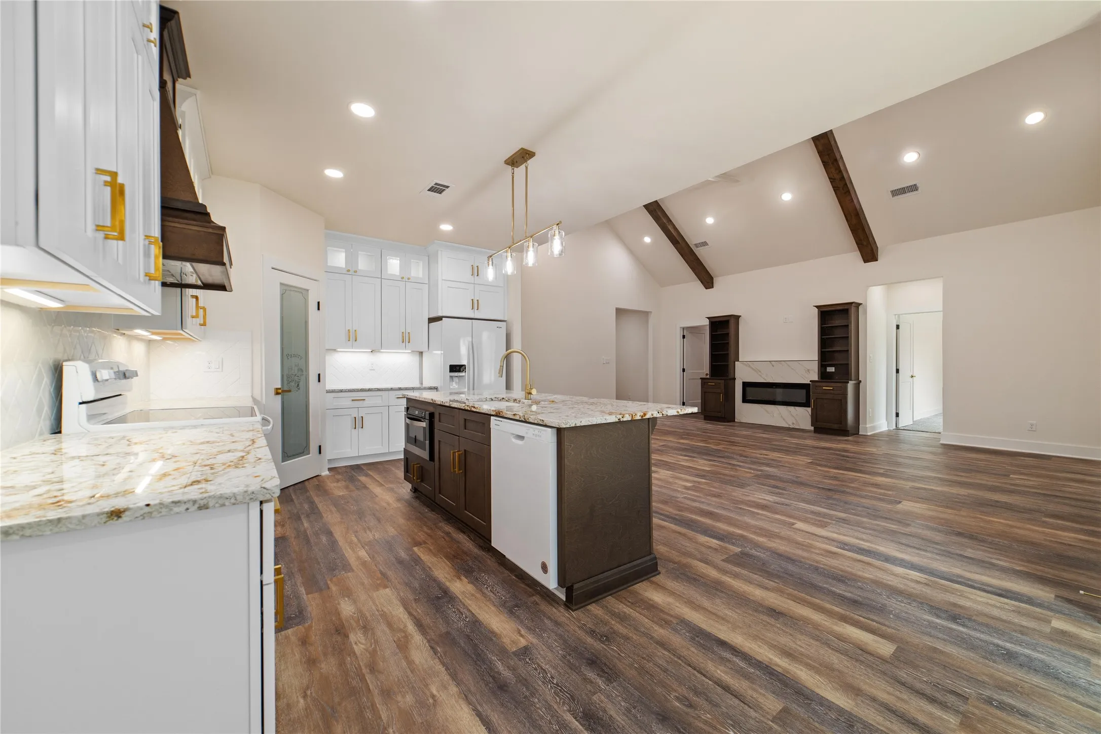 Single Family Residence For Sale in Brown County , 7528 Downhaul Way, Brownwood, Texas 76801, 4 Bedroom, 2 Bathroom, 2 Garage spaces, 1,887 Sqft, built in 2024, mls#21199046, Real Estate Agent in Brownwood, Homes For Sale in Brown county, Homes For Sale in Brownwood, Realtor in Brownwood Texas, Real Estate Brokerage Independent Realty Texas, Luminita Cordes Realtor