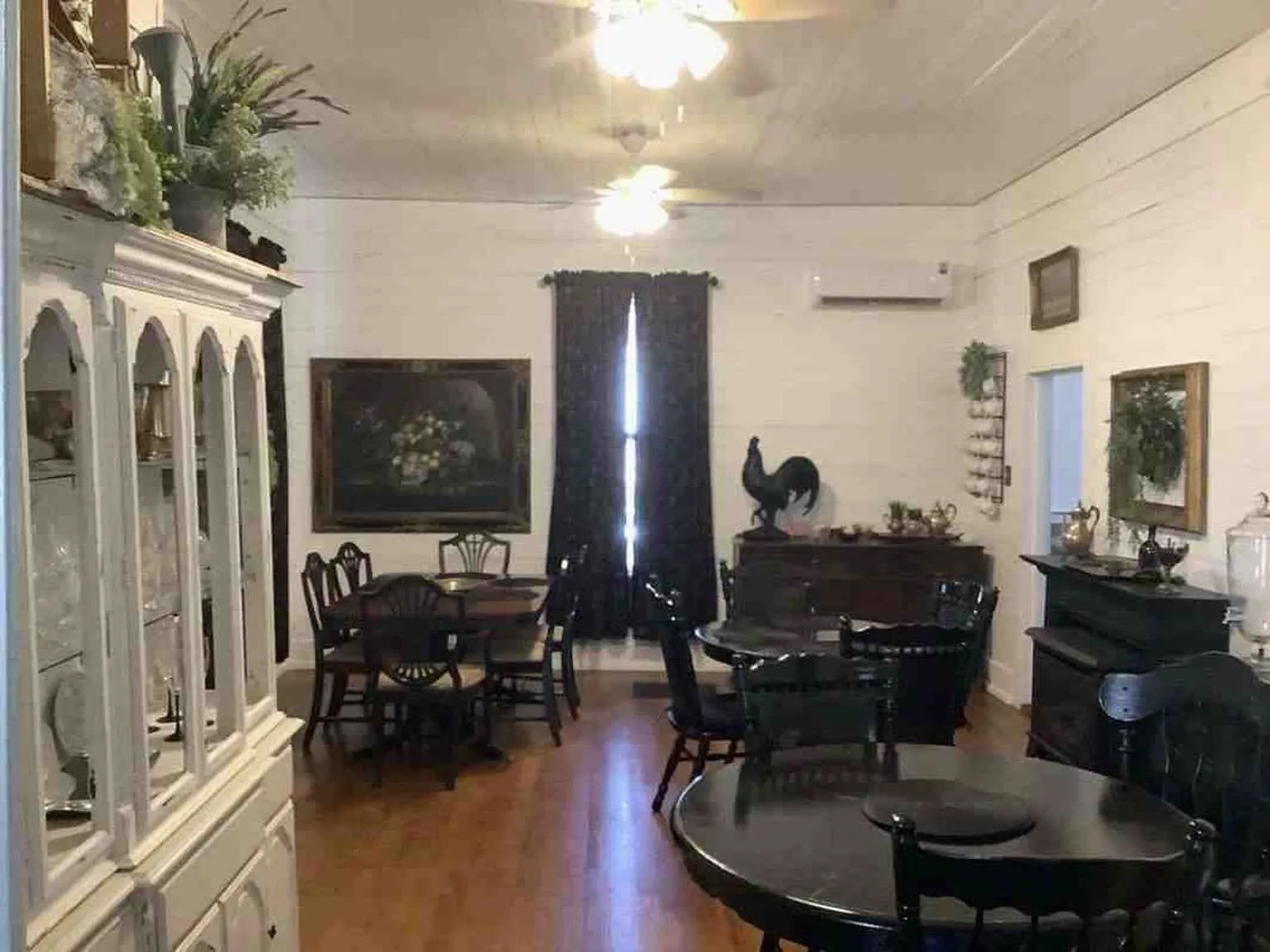 Single Family Residence For Sale in Robertson County , 408 S Railroad Avenue, Calvert, Texas 77837, 10 Bedroom, 6 Bathroom, Garage spaces, 5,196 Sqft, built in 1904, mls#21199060, Real Estate Agent in Calvert, Homes For Sale in Robertson county, Homes For Sale in Calvert, Realtor in Calvert Texas, Real Estate Brokerage Independent Realty Texas, Luminita Cordes Realtor
