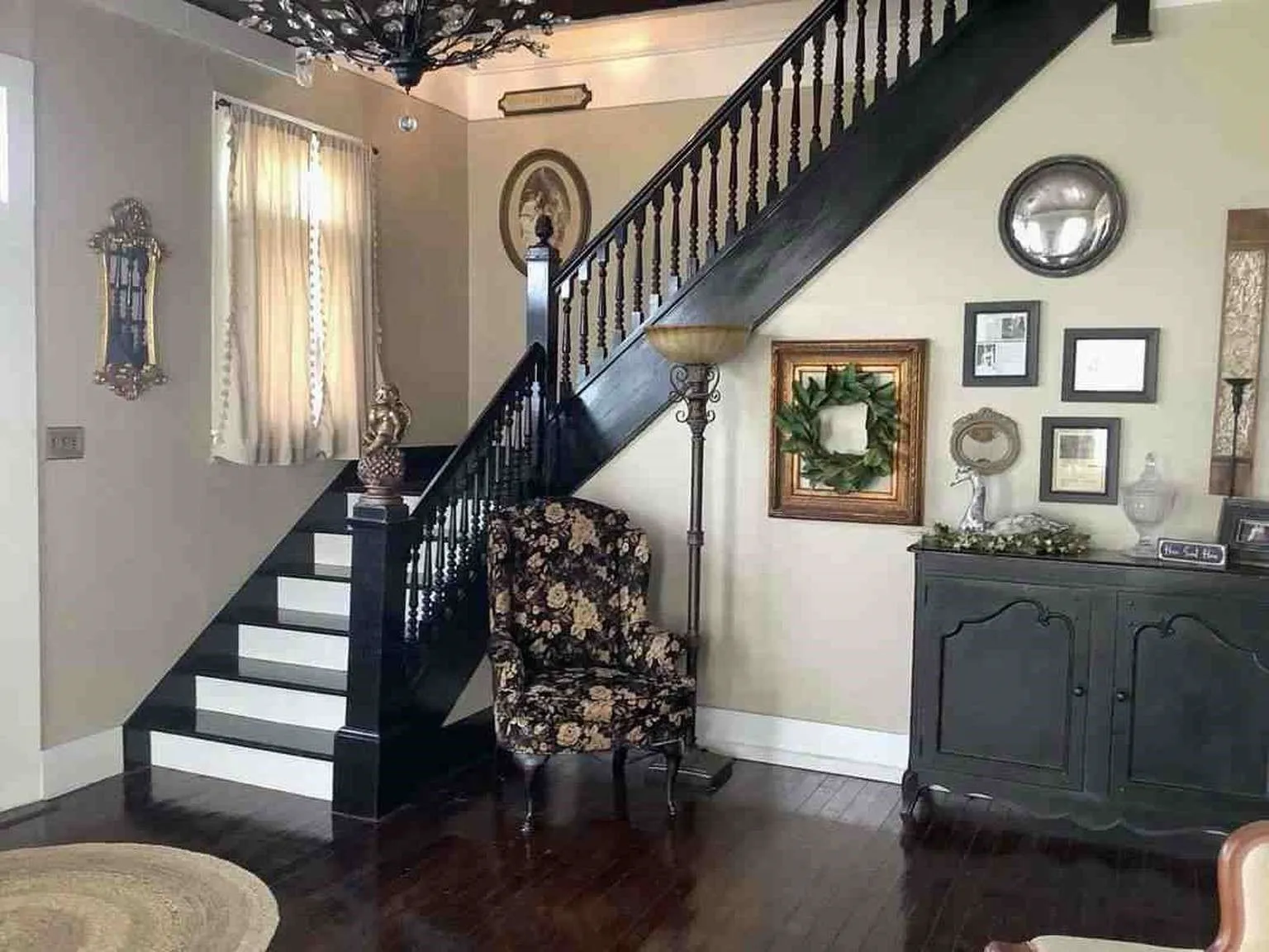 Single Family Residence For Sale in Robertson County , 408 S Railroad Avenue, Calvert, Texas 77837, 10 Bedroom, 6 Bathroom, Garage spaces, 5,196 Sqft, built in 1904, mls#21199060, Real Estate Agent in Calvert, Homes For Sale in Robertson county, Homes For Sale in Calvert, Realtor in Calvert Texas, Real Estate Brokerage Independent Realty Texas, Luminita Cordes Realtor