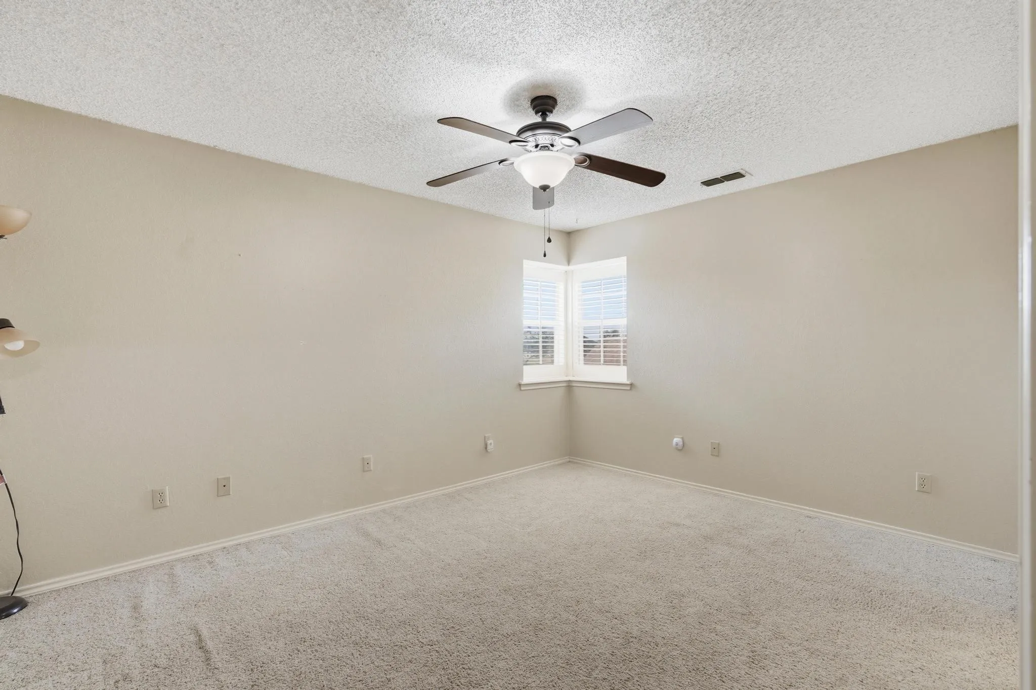 Single Family Residence For Sale in Taylor County , 17 Cherry Hills E, Abilene, Texas 79606, 4 Bedroom, 3 Bathroom, 2 Garage spaces, 2,638 Sqft, built in 1990, mls#21195575, Real Estate Agent in Abilene, Homes For Sale in Taylor county, Homes For Sale in Abilene, Realtor in Abilene Texas, Real Estate Brokerage Independent Realty Texas, Luminita Cordes Realtor
