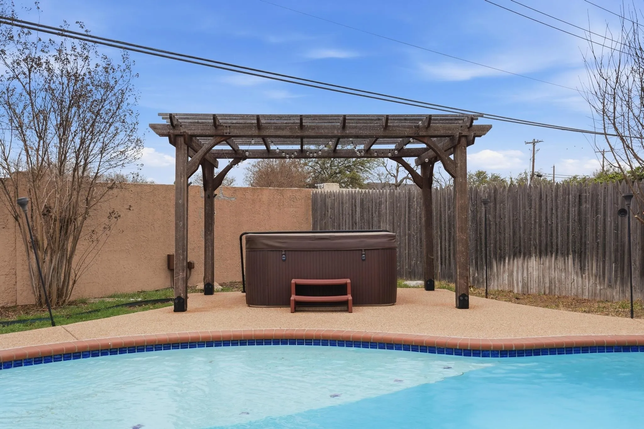Single Family Residence For Sale in Taylor County , 17 Cherry Hills E, Abilene, Texas 79606, 4 Bedroom, 3 Bathroom, 2 Garage spaces, 2,638 Sqft, built in 1990, mls#21195575, Real Estate Agent in Abilene, Homes For Sale in Taylor county, Homes For Sale in Abilene, Realtor in Abilene Texas, Real Estate Brokerage Independent Realty Texas, Luminita Cordes Realtor