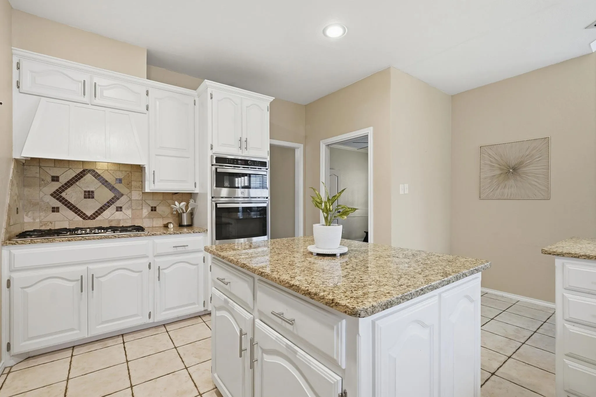 Single Family Residence For Sale in Taylor County , 17 Cherry Hills E, Abilene, Texas 79606, 4 Bedroom, 3 Bathroom, 2 Garage spaces, 2,638 Sqft, built in 1990, mls#21195575, Real Estate Agent in Abilene, Homes For Sale in Taylor county, Homes For Sale in Abilene, Realtor in Abilene Texas, Real Estate Brokerage Independent Realty Texas, Luminita Cordes Realtor