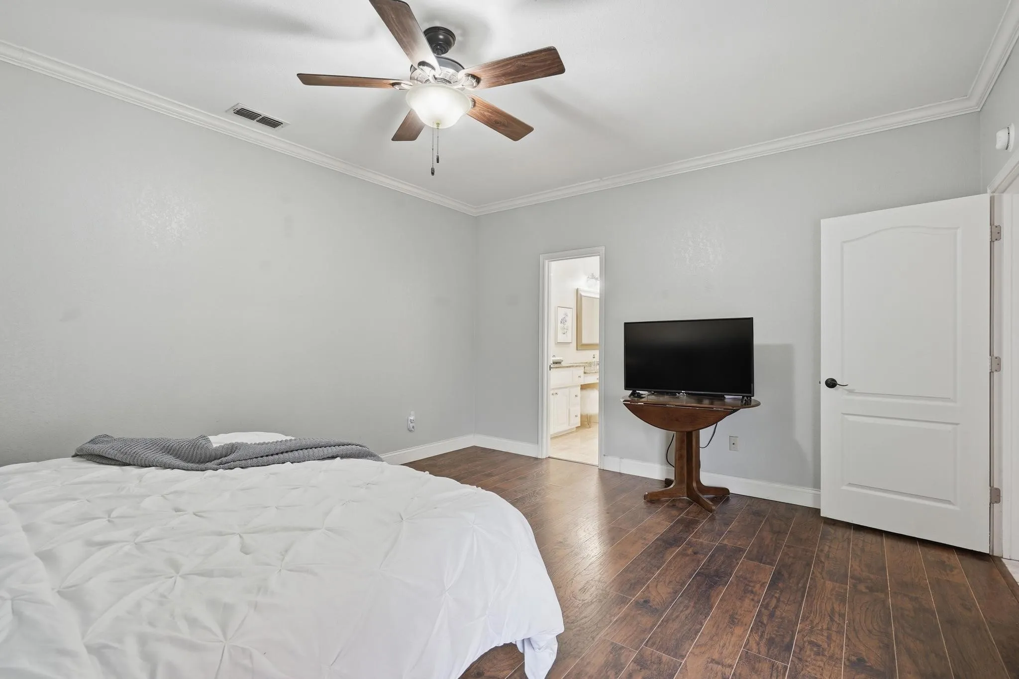 Single Family Residence For Sale in Taylor County , 17 Cherry Hills E, Abilene, Texas 79606, 4 Bedroom, 3 Bathroom, 2 Garage spaces, 2,638 Sqft, built in 1990, mls#21195575, Real Estate Agent in Abilene, Homes For Sale in Taylor county, Homes For Sale in Abilene, Realtor in Abilene Texas, Real Estate Brokerage Independent Realty Texas, Luminita Cordes Realtor