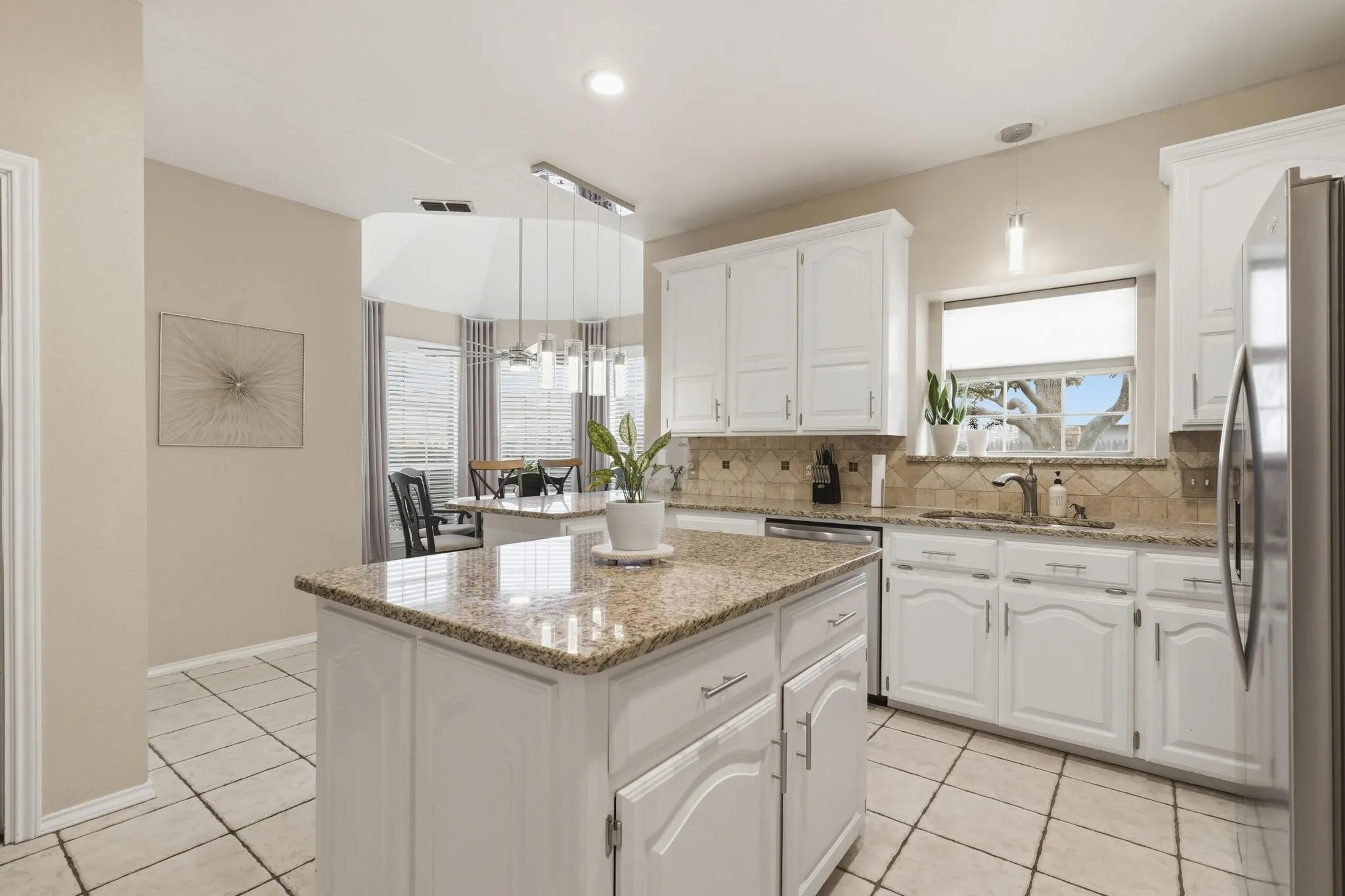 Single Family Residence For Sale in Taylor County , 17 Cherry Hills E, Abilene, Texas 79606, 4 Bedroom, 3 Bathroom, 2 Garage spaces, 2,638 Sqft, built in 1990, mls#21195575, Real Estate Agent in Abilene, Homes For Sale in Taylor county, Homes For Sale in Abilene, Realtor in Abilene Texas, Real Estate Brokerage Independent Realty Texas, Luminita Cordes Realtor