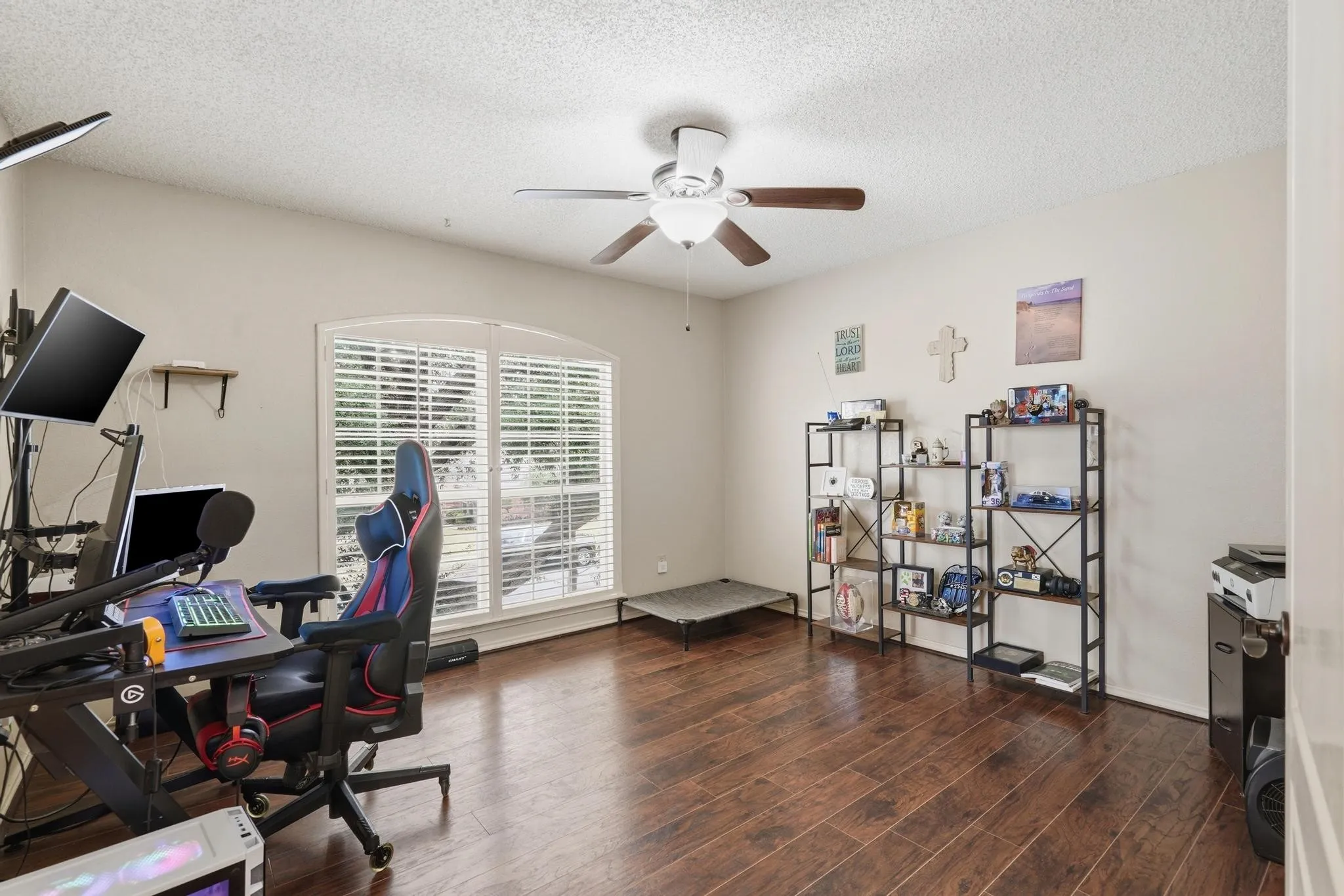 Single Family Residence For Sale in Taylor County , 17 Cherry Hills E, Abilene, Texas 79606, 4 Bedroom, 3 Bathroom, 2 Garage spaces, 2,638 Sqft, built in 1990, mls#21195575, Real Estate Agent in Abilene, Homes For Sale in Taylor county, Homes For Sale in Abilene, Realtor in Abilene Texas, Real Estate Brokerage Independent Realty Texas, Luminita Cordes Realtor