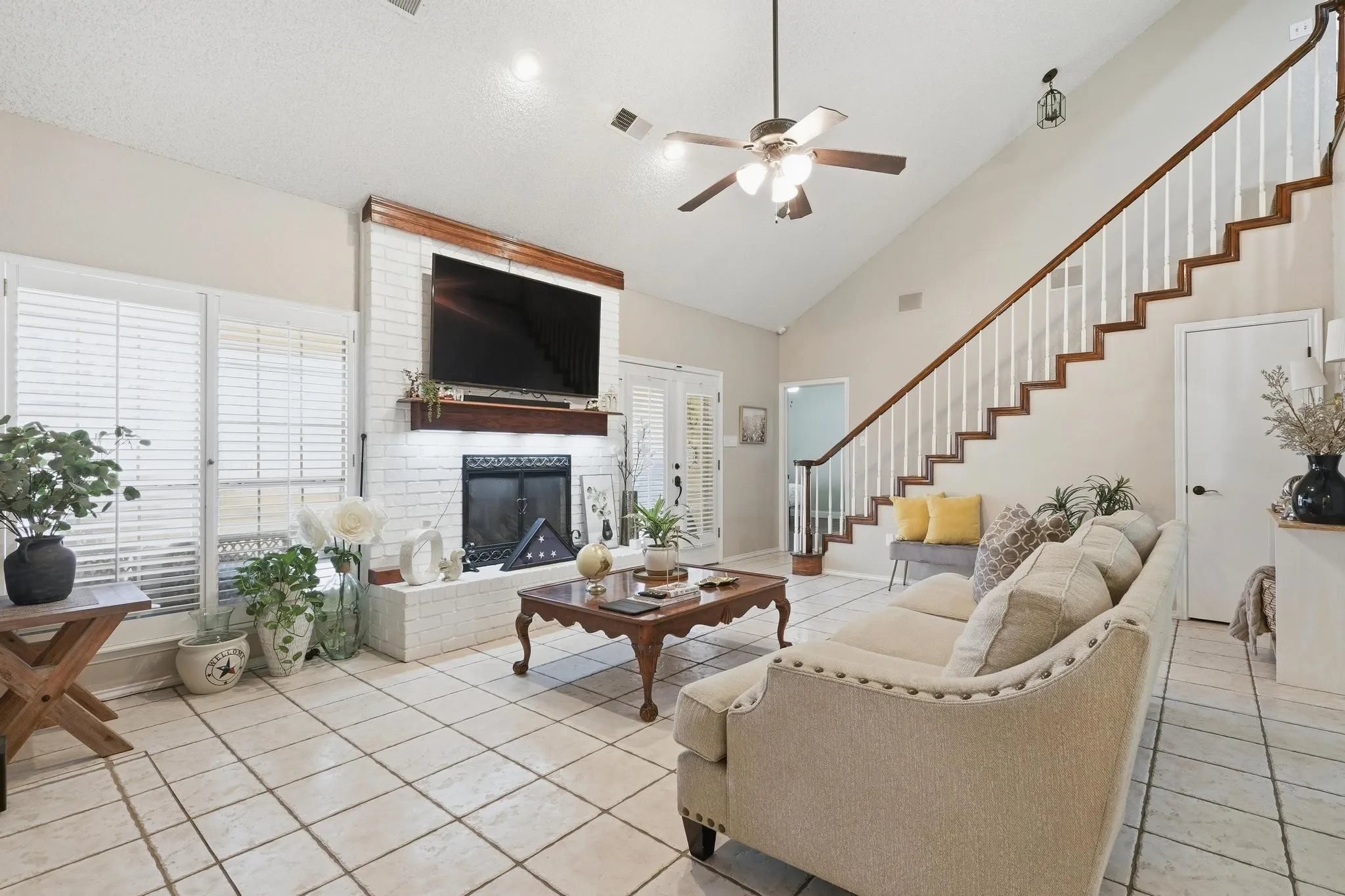 Single Family Residence For Sale in Taylor County , 17 Cherry Hills E, Abilene, Texas 79606, 4 Bedroom, 3 Bathroom, 2 Garage spaces, 2,638 Sqft, built in 1990, mls#21195575, Real Estate Agent in Abilene, Homes For Sale in Taylor county, Homes For Sale in Abilene, Realtor in Abilene Texas, Real Estate Brokerage Independent Realty Texas, Luminita Cordes Realtor