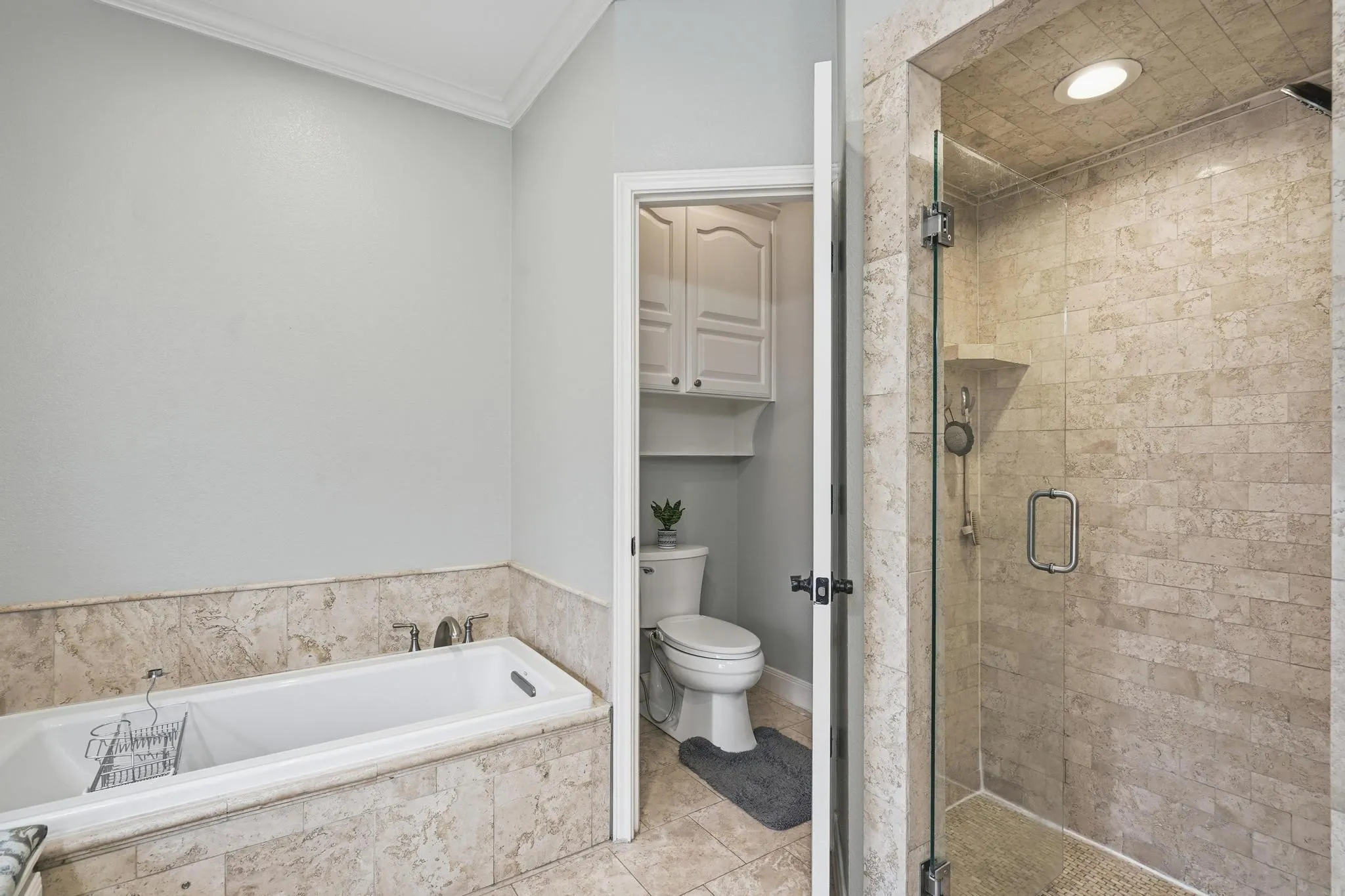 Single Family Residence For Sale in Taylor County , 17 Cherry Hills E, Abilene, Texas 79606, 4 Bedroom, 3 Bathroom, 2 Garage spaces, 2,638 Sqft, built in 1990, mls#21195575, Real Estate Agent in Abilene, Homes For Sale in Taylor county, Homes For Sale in Abilene, Realtor in Abilene Texas, Real Estate Brokerage Independent Realty Texas, Luminita Cordes Realtor