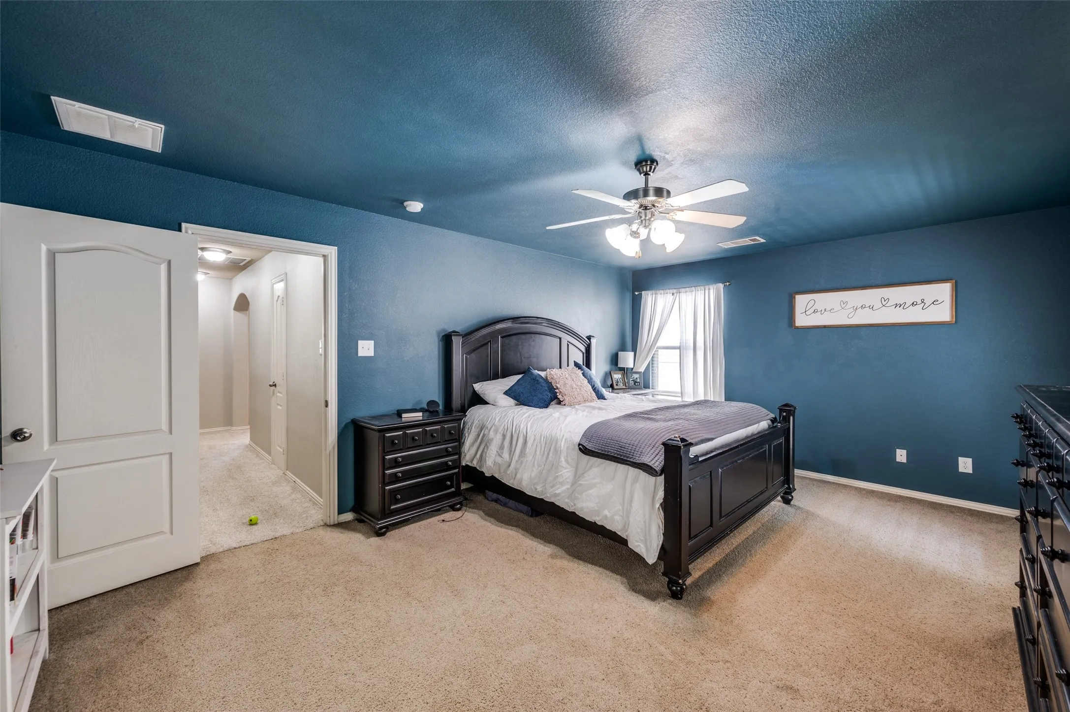 Single Family Residence For Sale in Denton County , 9812 Marthas Vineyard Circle, Providence Village, Texas 76227, 5 Bedrooms, 3 Bathrooms, 3 Garage spaces, 2,971 Sqft, built in 2005, Preowned, Price $384,900, mls#21199010, Real Estate Agent in Providence Village, Homes For Sale in Denton county, Homes For Sale in Providence Village, Realtor in Providence Village Texas, Real Estate Brokerage Independent Realty Texas, Luminita Cordes Realtor