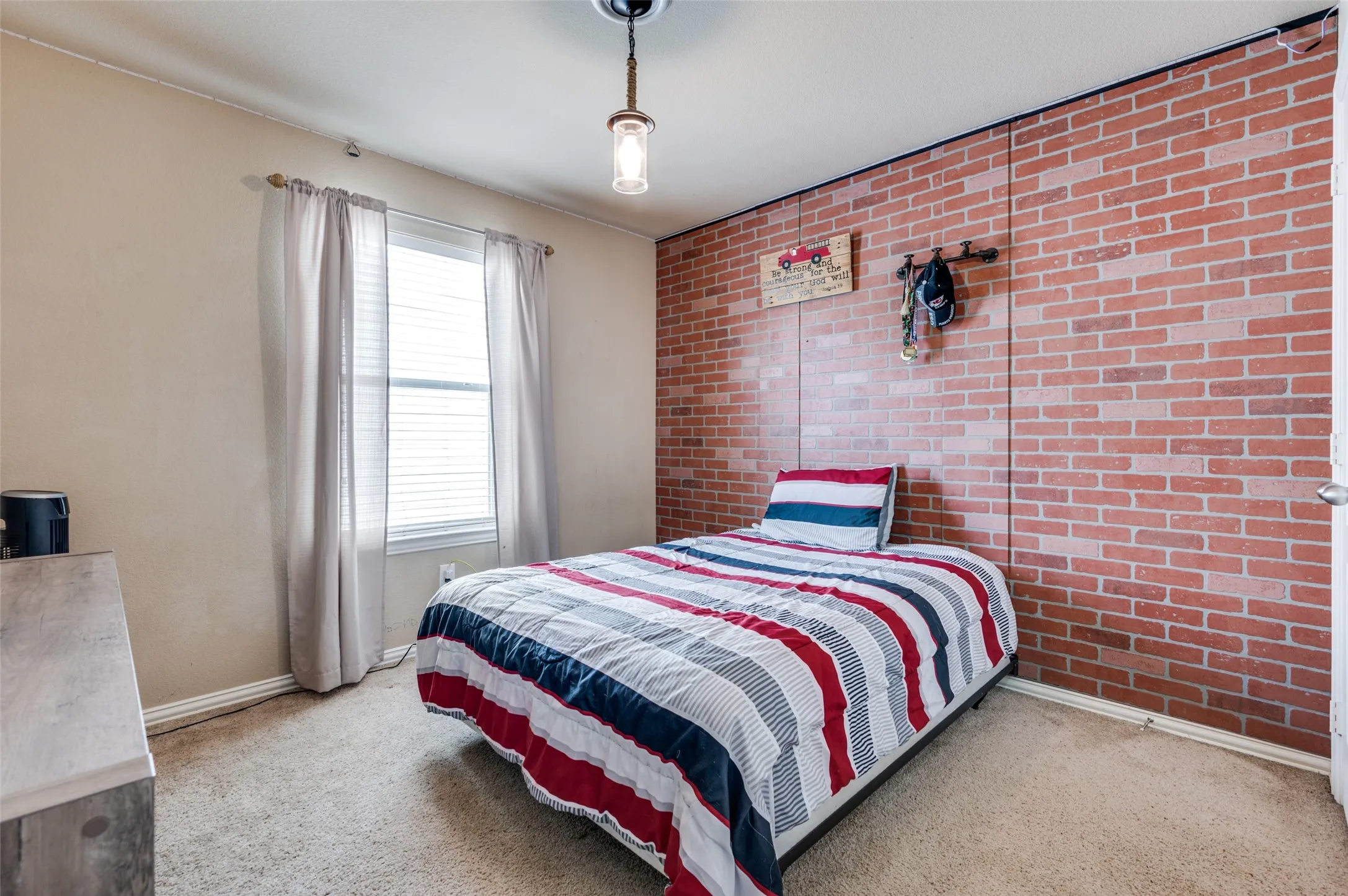 Single Family Residence For Sale in Denton County , 9812 Marthas Vineyard Circle, Providence Village, Texas 76227, 5 Bedrooms, 3 Bathrooms, 3 Garage spaces, 2,971 Sqft, built in 2005, Preowned, Price $384,900, mls#21199010, Real Estate Agent in Providence Village, Homes For Sale in Denton county, Homes For Sale in Providence Village, Realtor in Providence Village Texas, Real Estate Brokerage Independent Realty Texas, Luminita Cordes Realtor