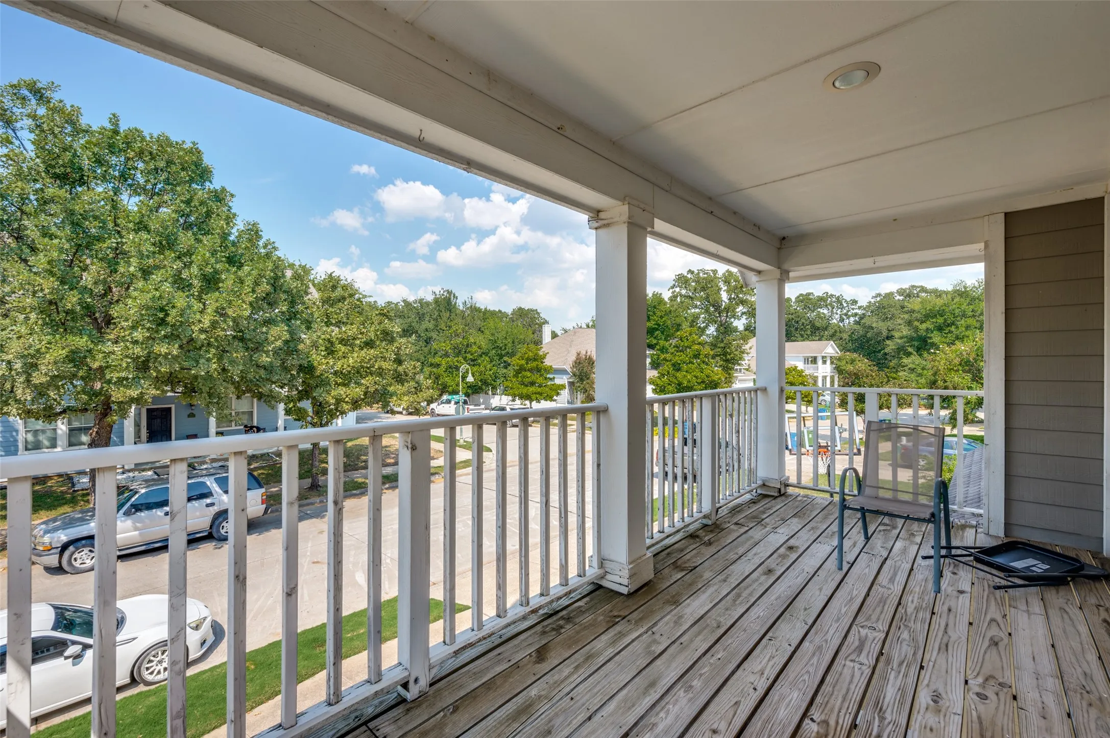Single Family Residence For Sale in Denton County , 9812 Marthas Vineyard Circle, Providence Village, Texas 76227, 5 Bedrooms, 3 Bathrooms, 3 Garage spaces, 2,971 Sqft, built in 2005, Preowned, Price $384,900, mls#21199010, Real Estate Agent in Providence Village, Homes For Sale in Denton county, Homes For Sale in Providence Village, Realtor in Providence Village Texas, Real Estate Brokerage Independent Realty Texas, Luminita Cordes Realtor